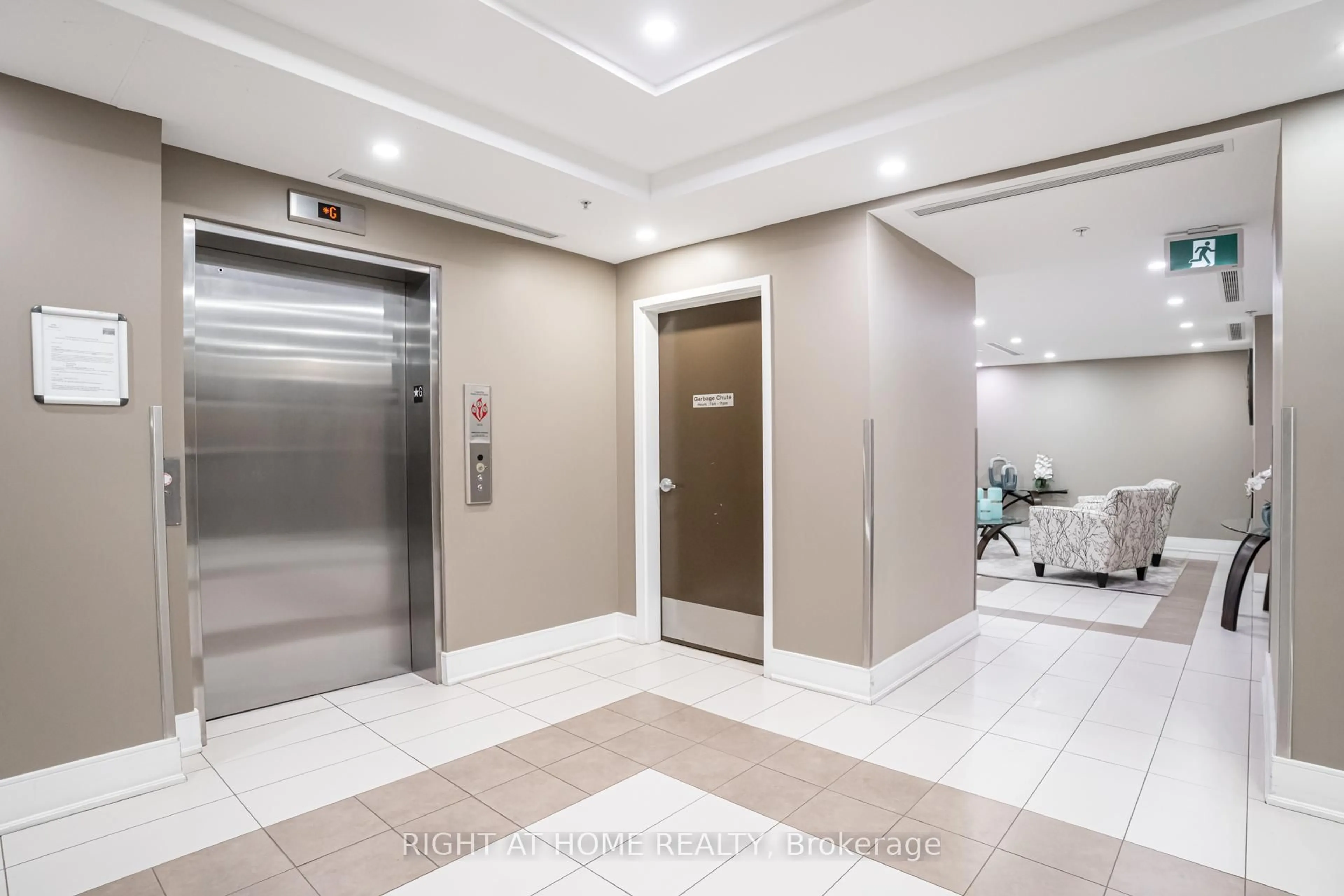 Indoor foyer for 680 Gordon St #107, Whitby Ontario L1N 0L2