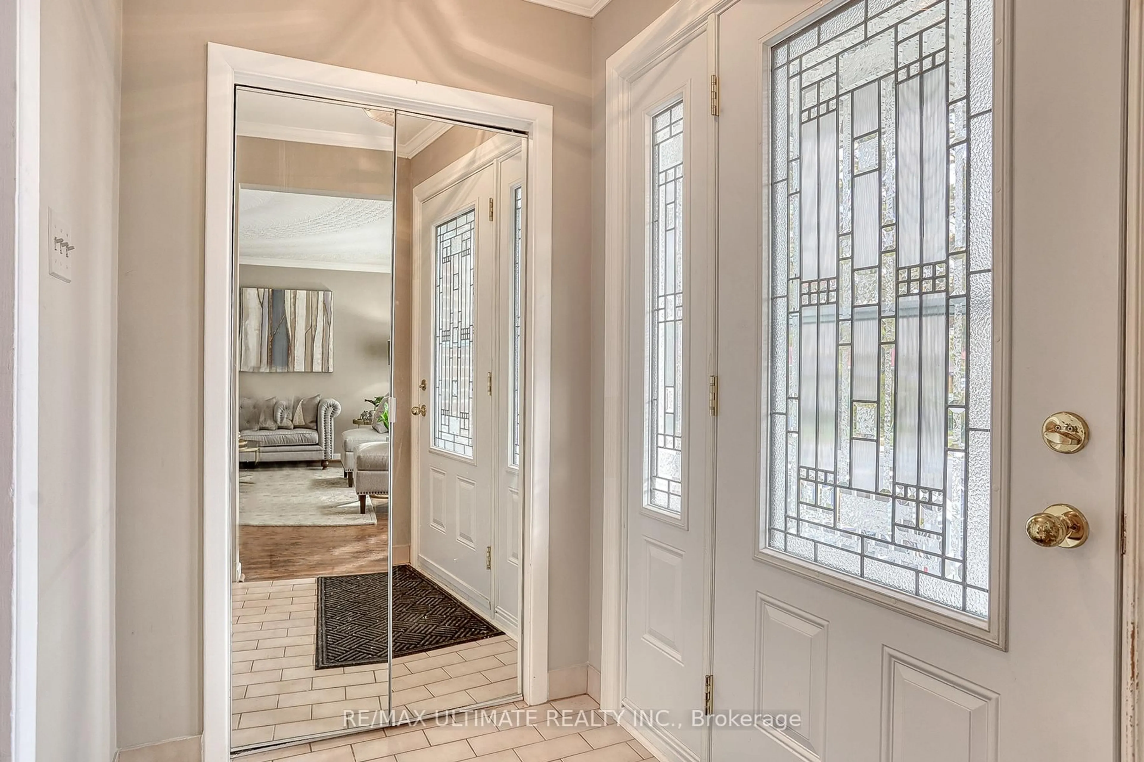 Indoor entryway for 76 Bertrand Ave, Toronto Ontario M1K 2S6