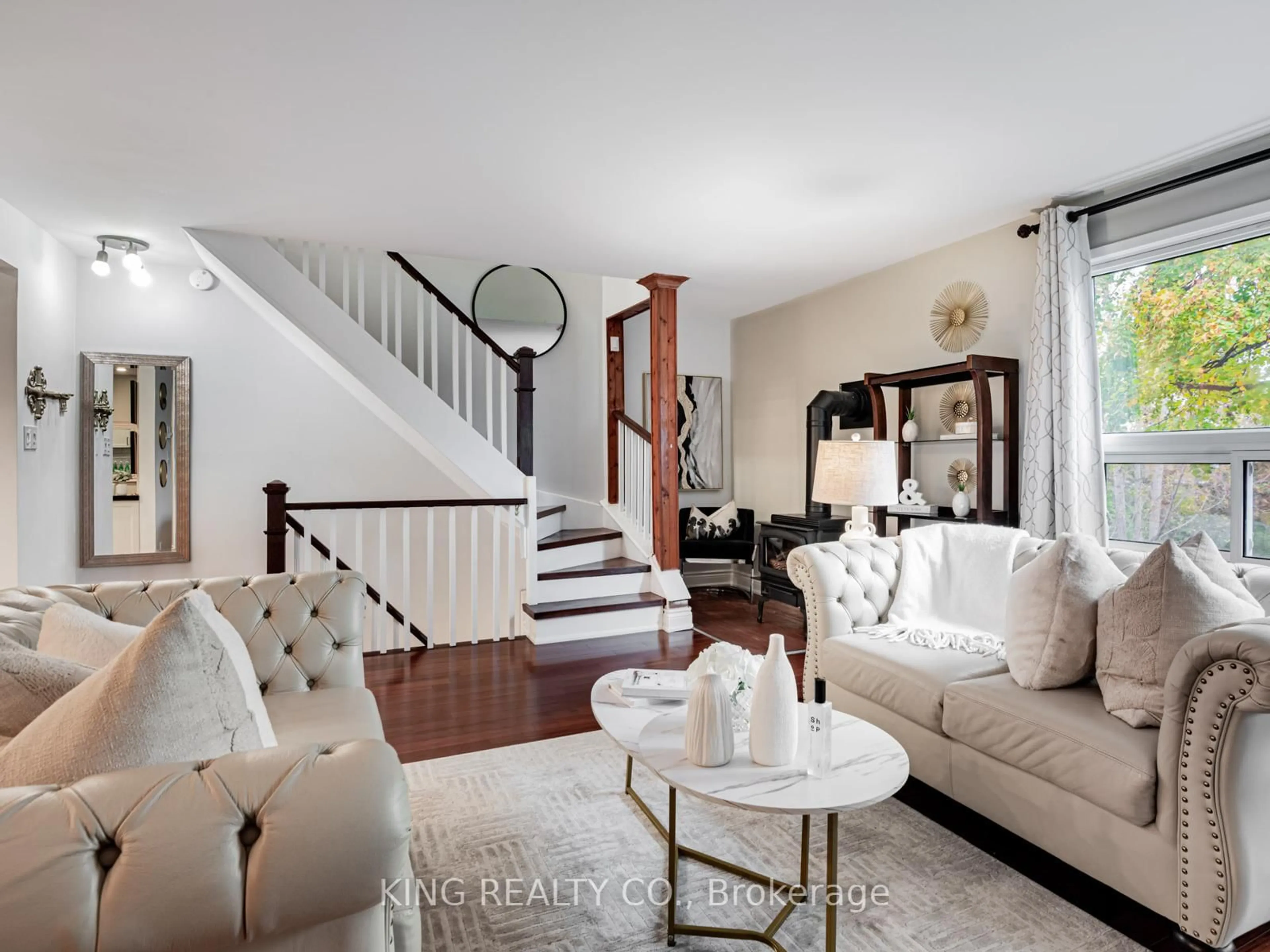 Living room with furniture, unknown for 909 King St #2, Oshawa Ontario L1J 2L4