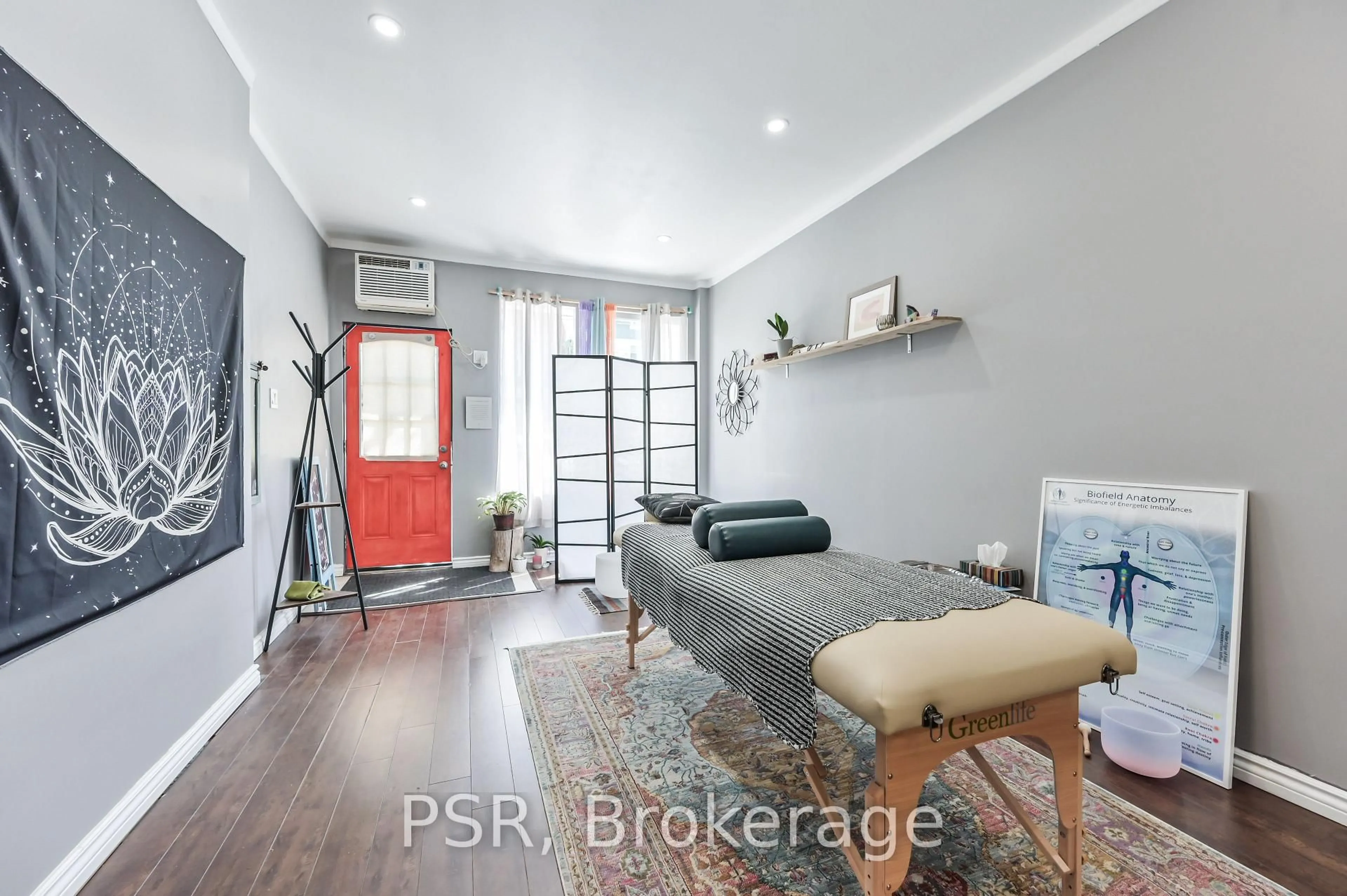 A pic of a room for 640 Pape Ave, Toronto Ontario M4K 3S3