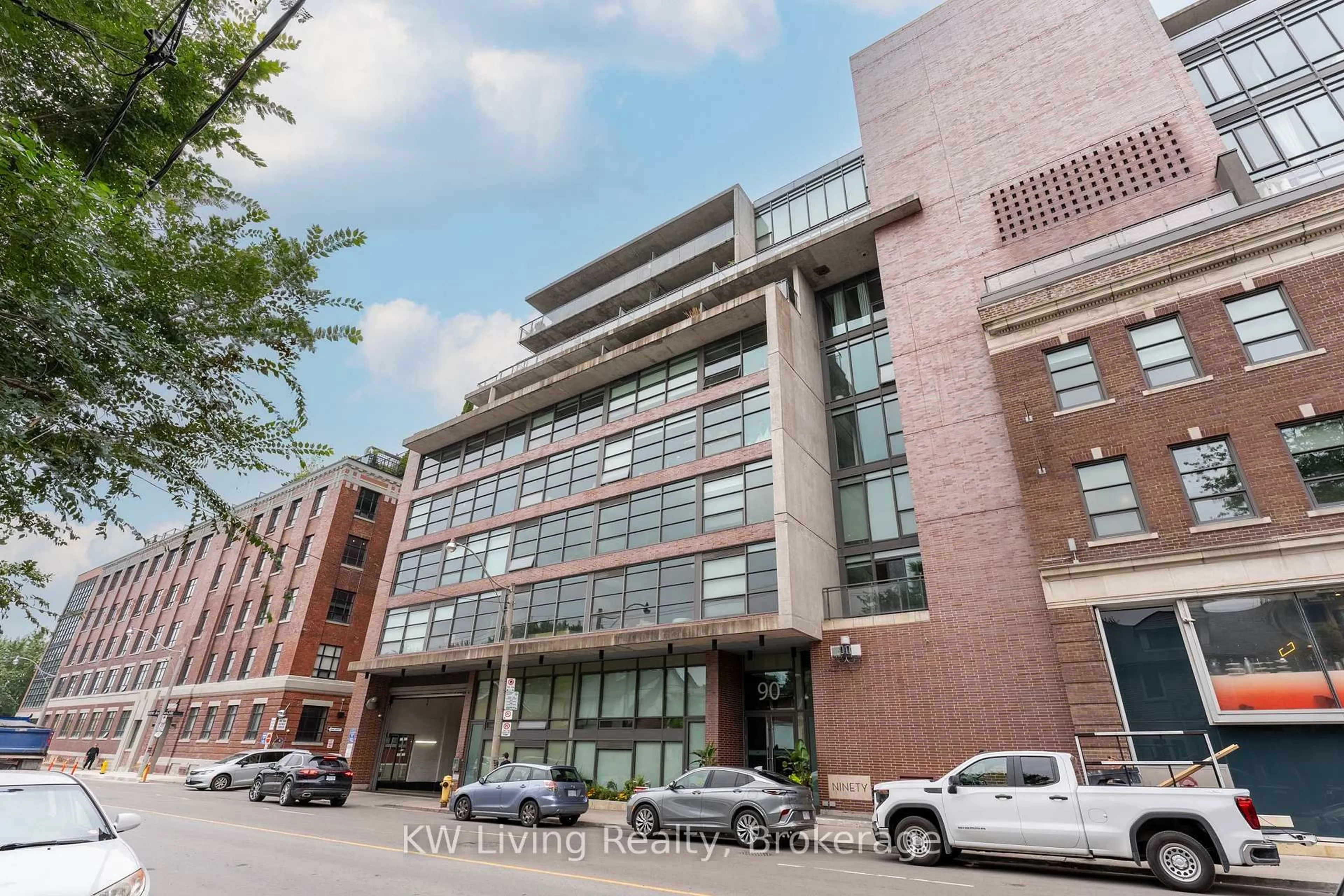 Indoor foyer for 90 Broadview Ave #LW1, Toronto Ontario M4M 0A7