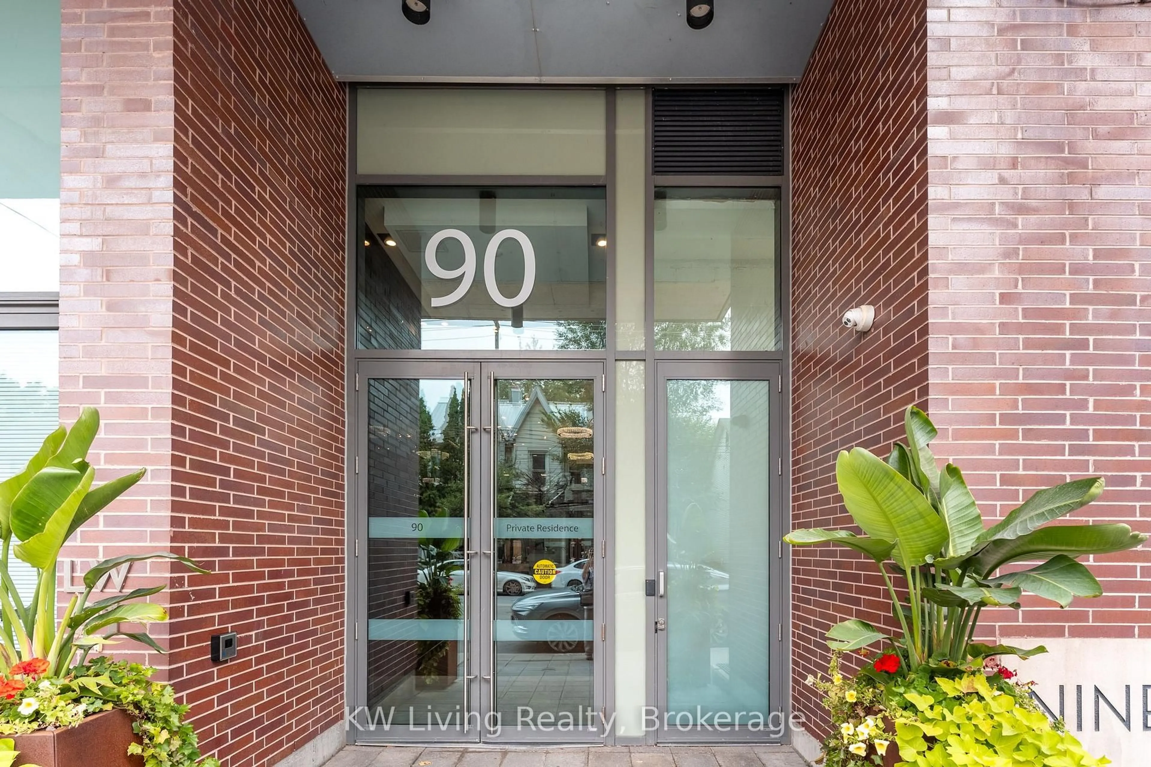 Indoor foyer for 90 Broadview Ave #LW1, Toronto Ontario M4M 0A7
