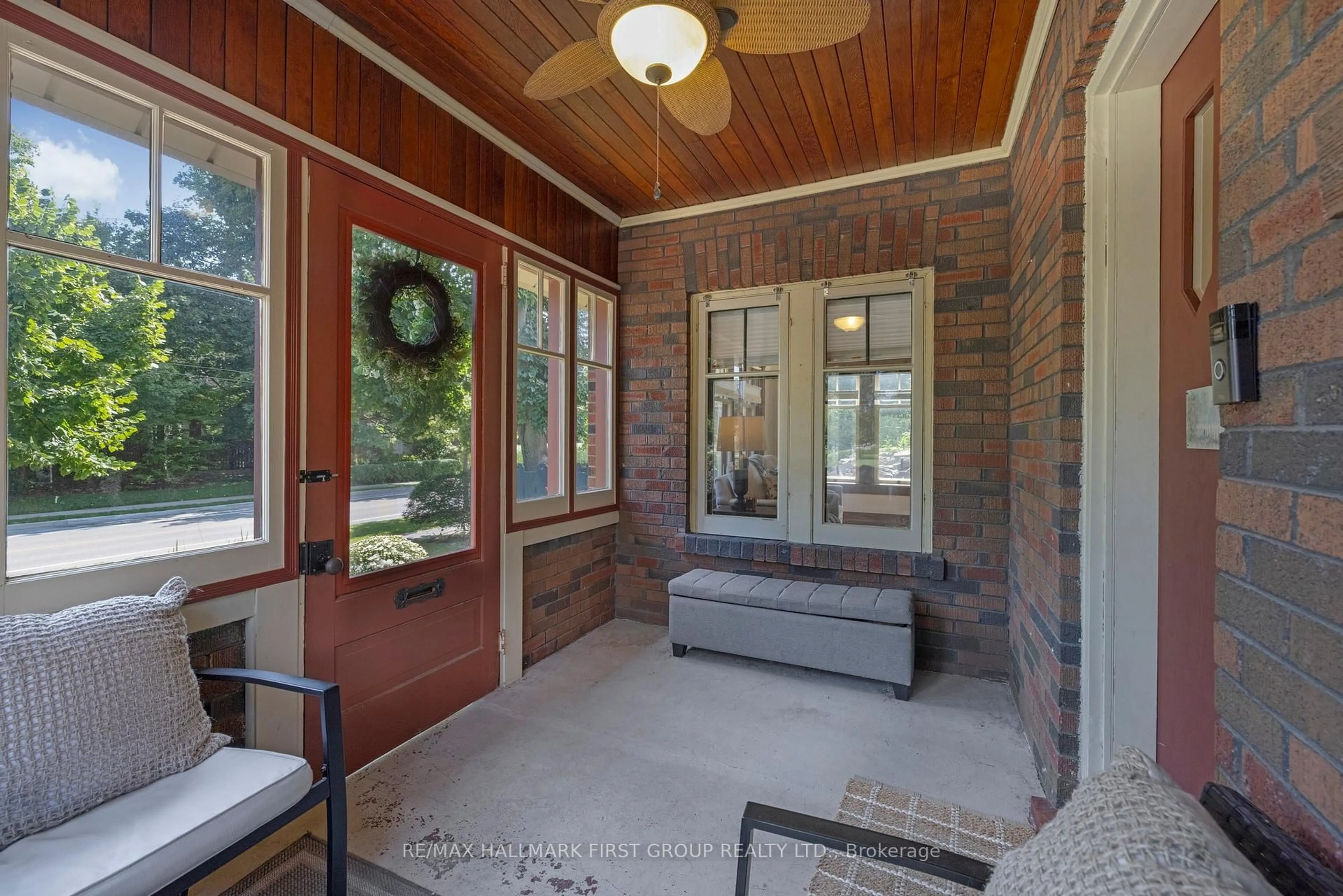 Unknown for 456 Mary St, Oshawa Ontario L1G 5E3