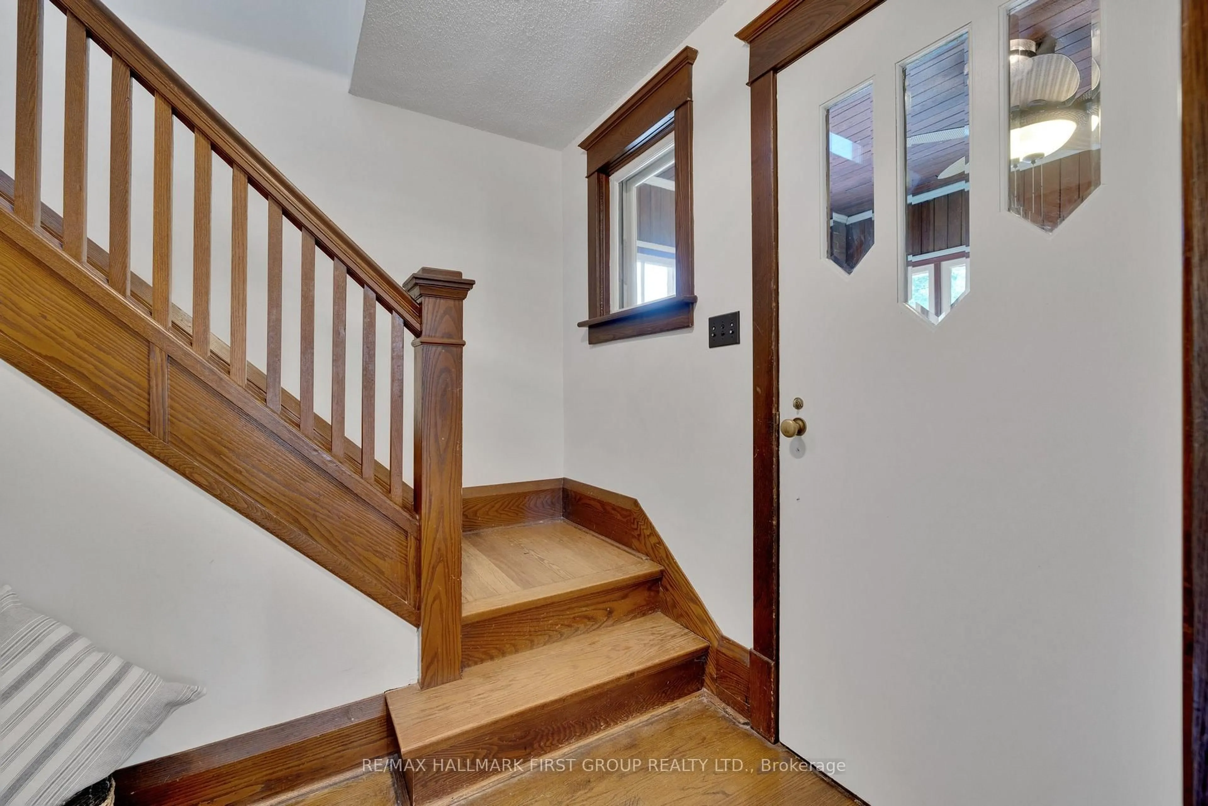 Unknown for 456 Mary St, Oshawa Ontario L1G 5E3