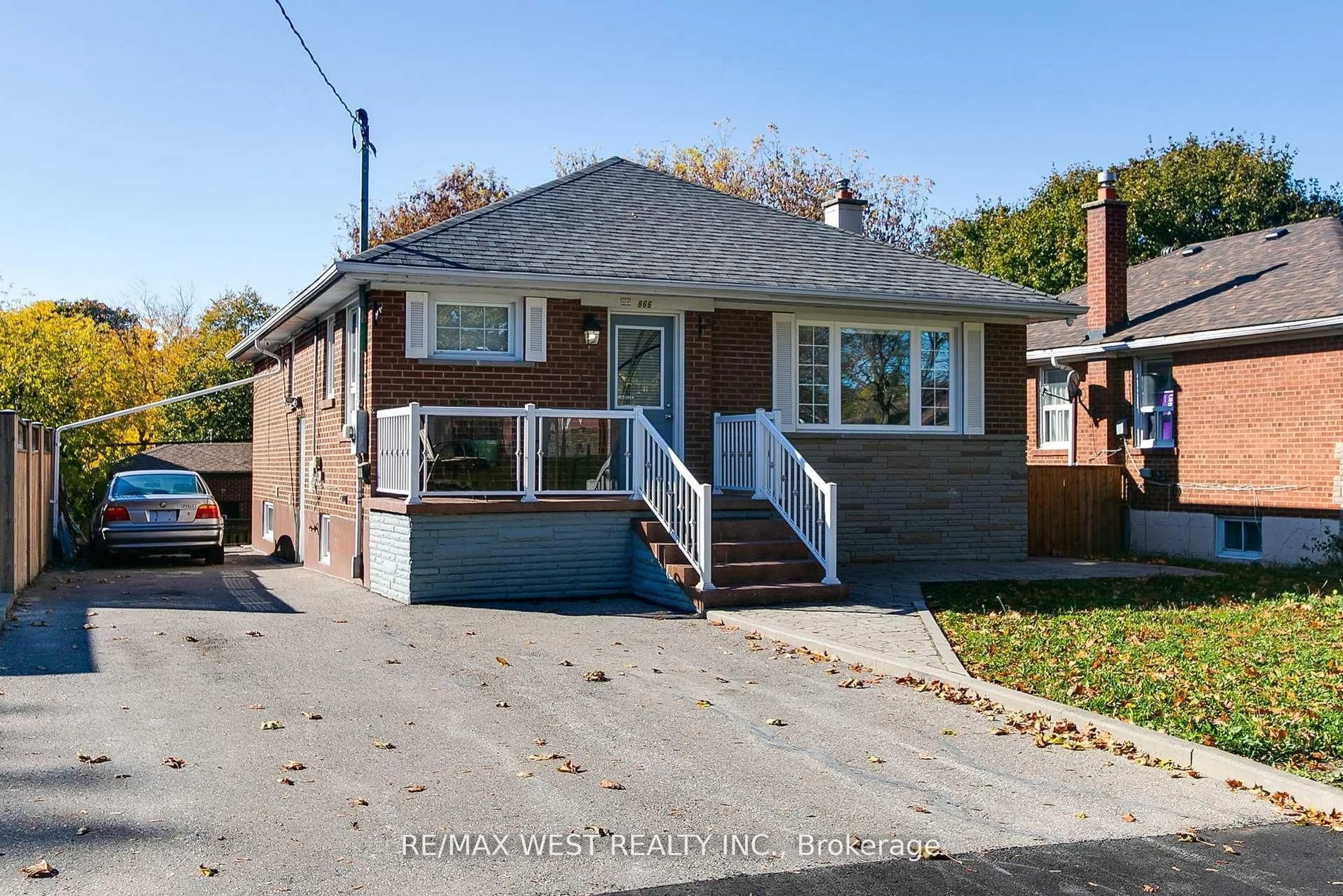 Home with brick exterior material, street for 866 Scarborough Golf Clb Rd, Toronto Ontario M1G 1J5