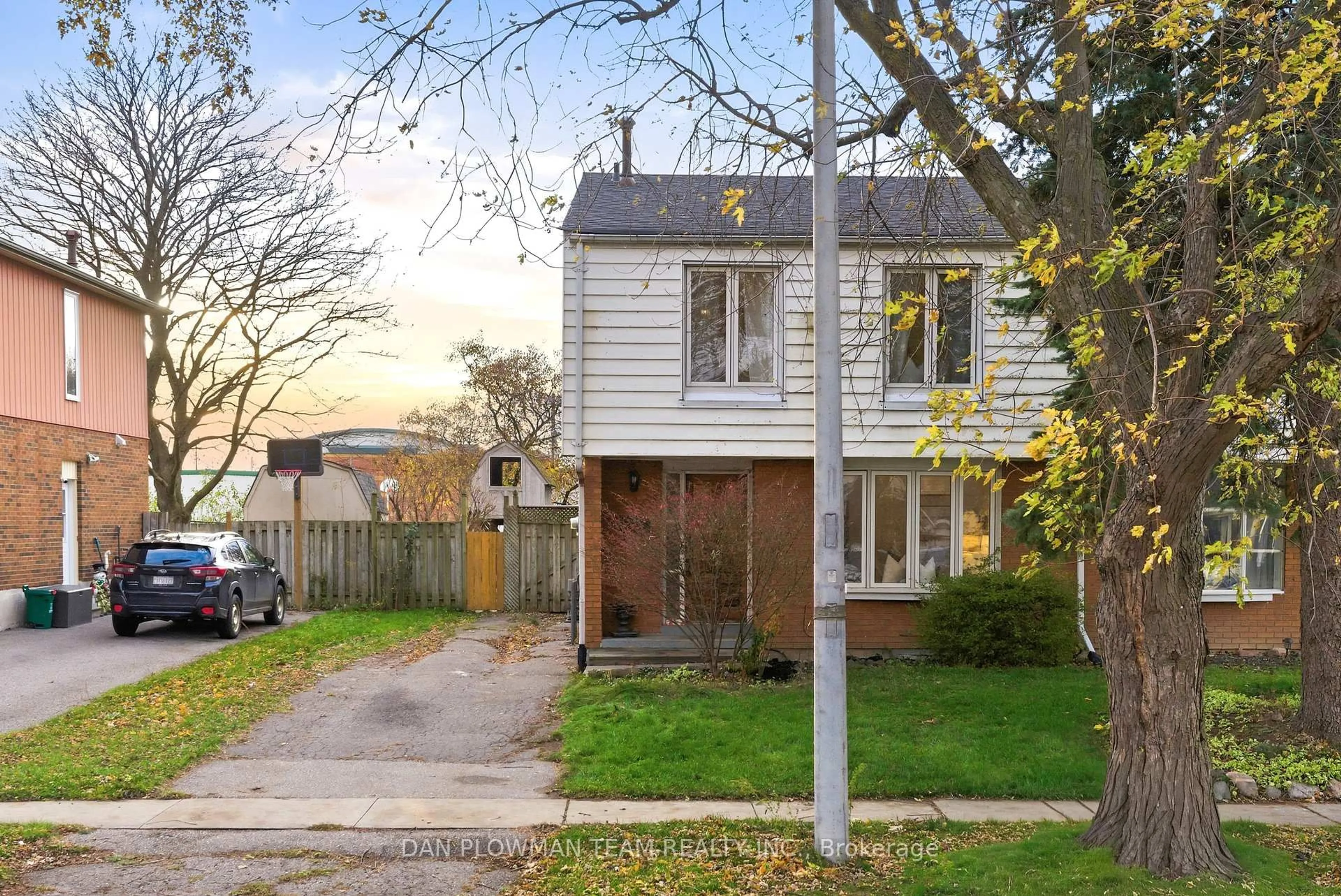 Home with brick exterior material, street for 366 Rosedale Dr, Whitby Ontario L1N 1Z4