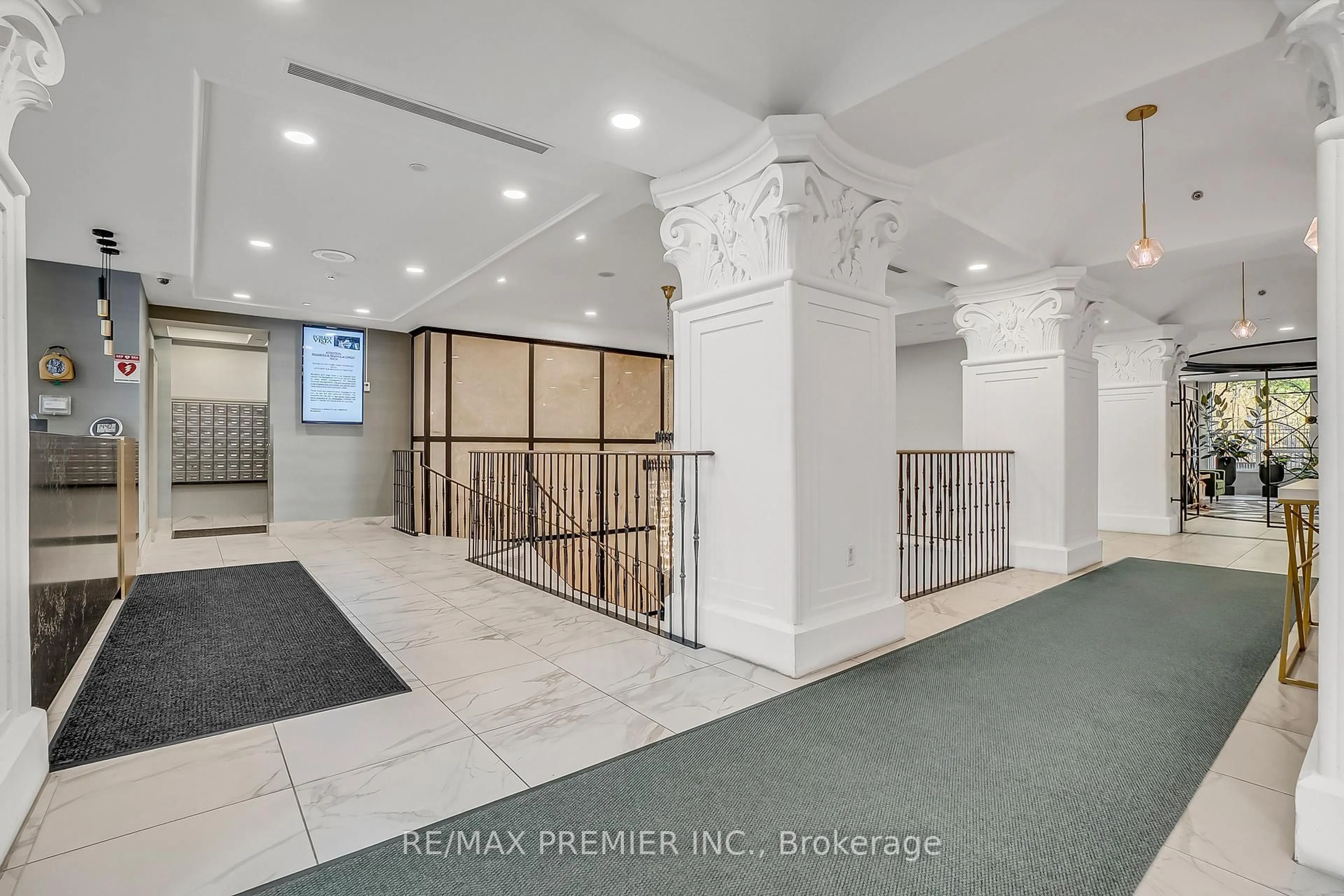 Indoor foyer for 61 Town Centre Crt #2103, Toronto Ontario M1P 5C5