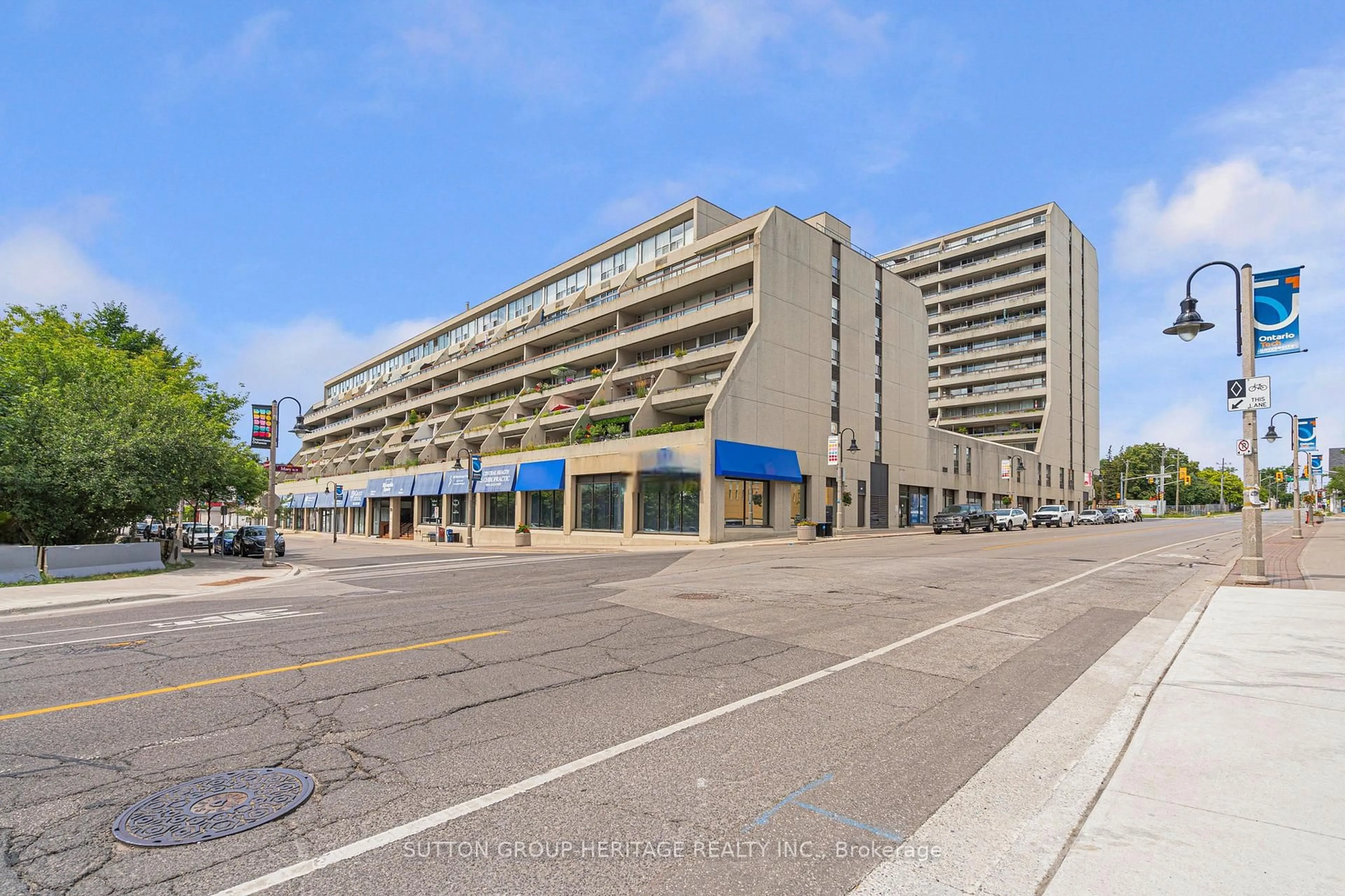 Unknown for 50 Richmond St #220, Oshawa Ontario L1G 7C7