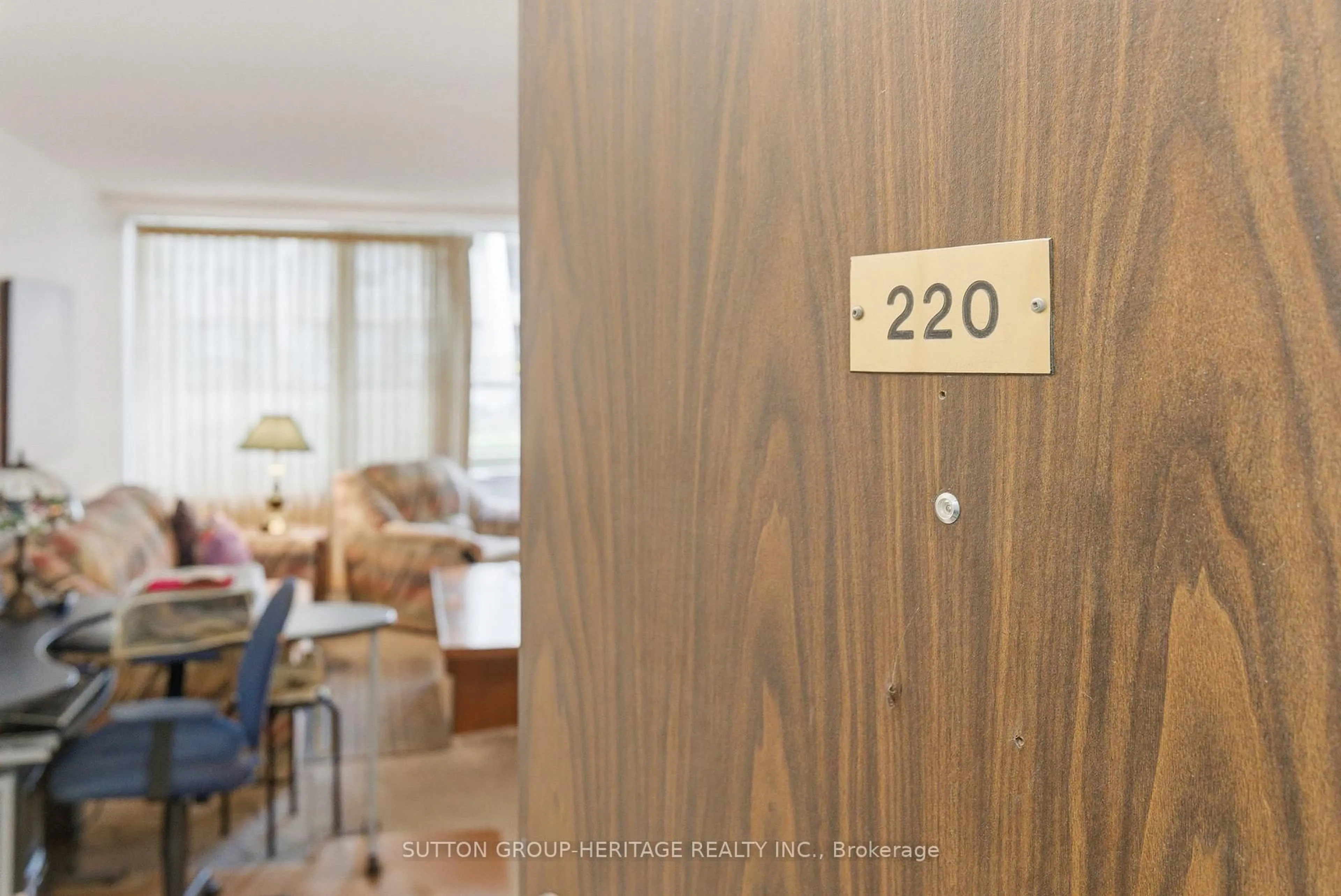 Unknown for 50 Richmond St #220, Oshawa Ontario L1G 7C7