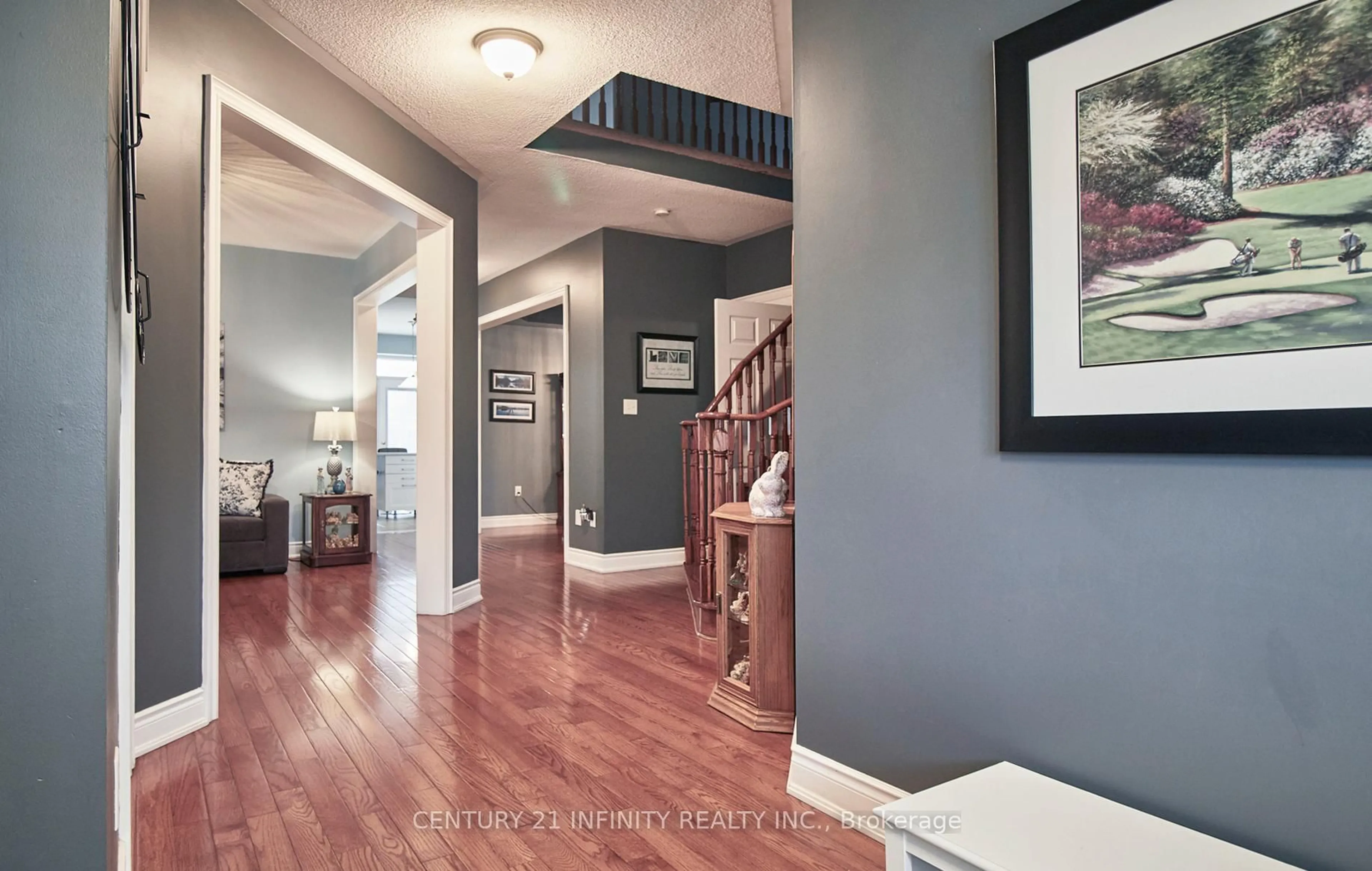 Indoor entryway for 1599 Quail Run Dr, Oshawa Ontario L1K 0E1