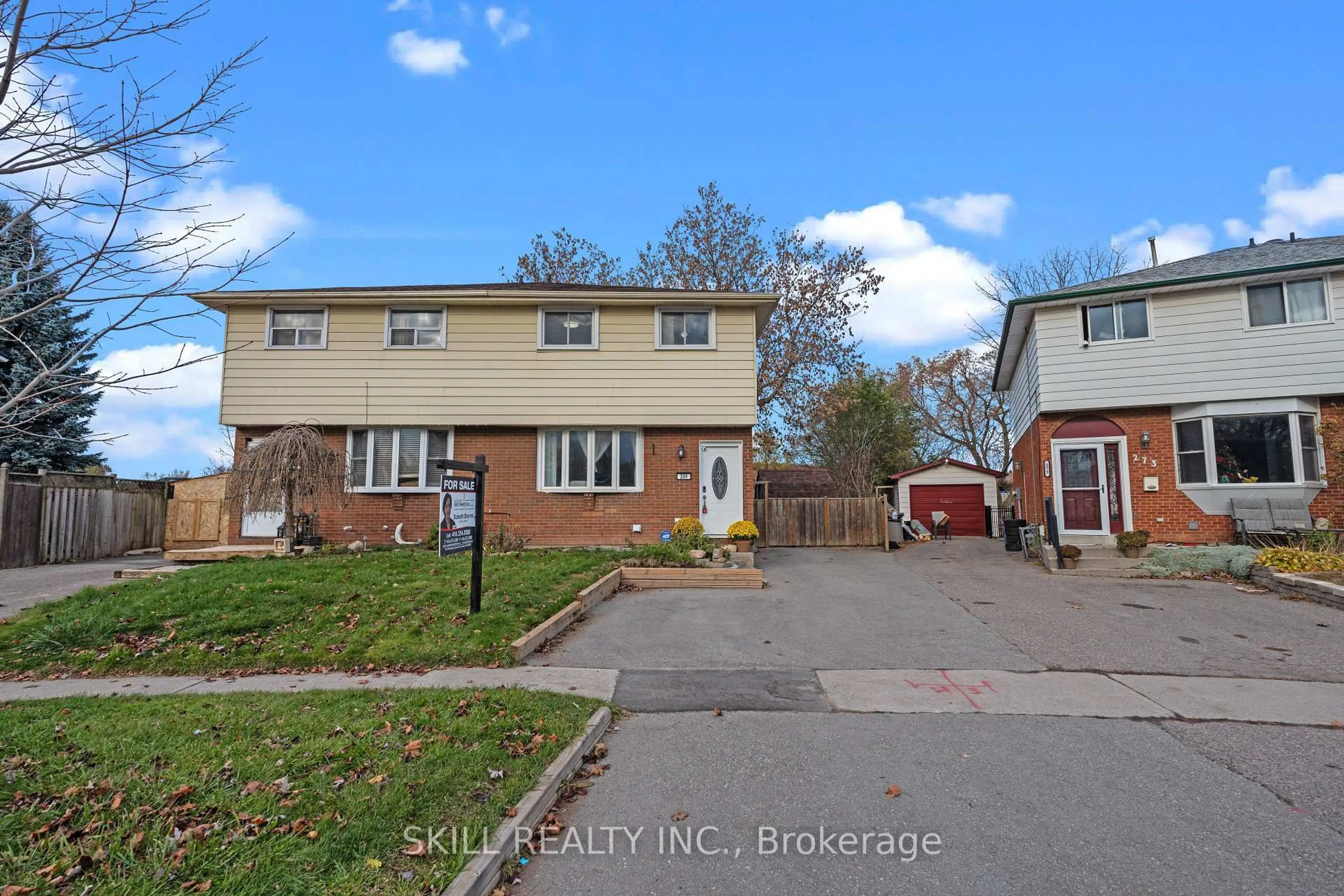 A pic from outside/outdoor area/front of a property/back of a property/a pic from drone, street for 269 Kinmount Cres, Oshawa Ontario L1J 3T8