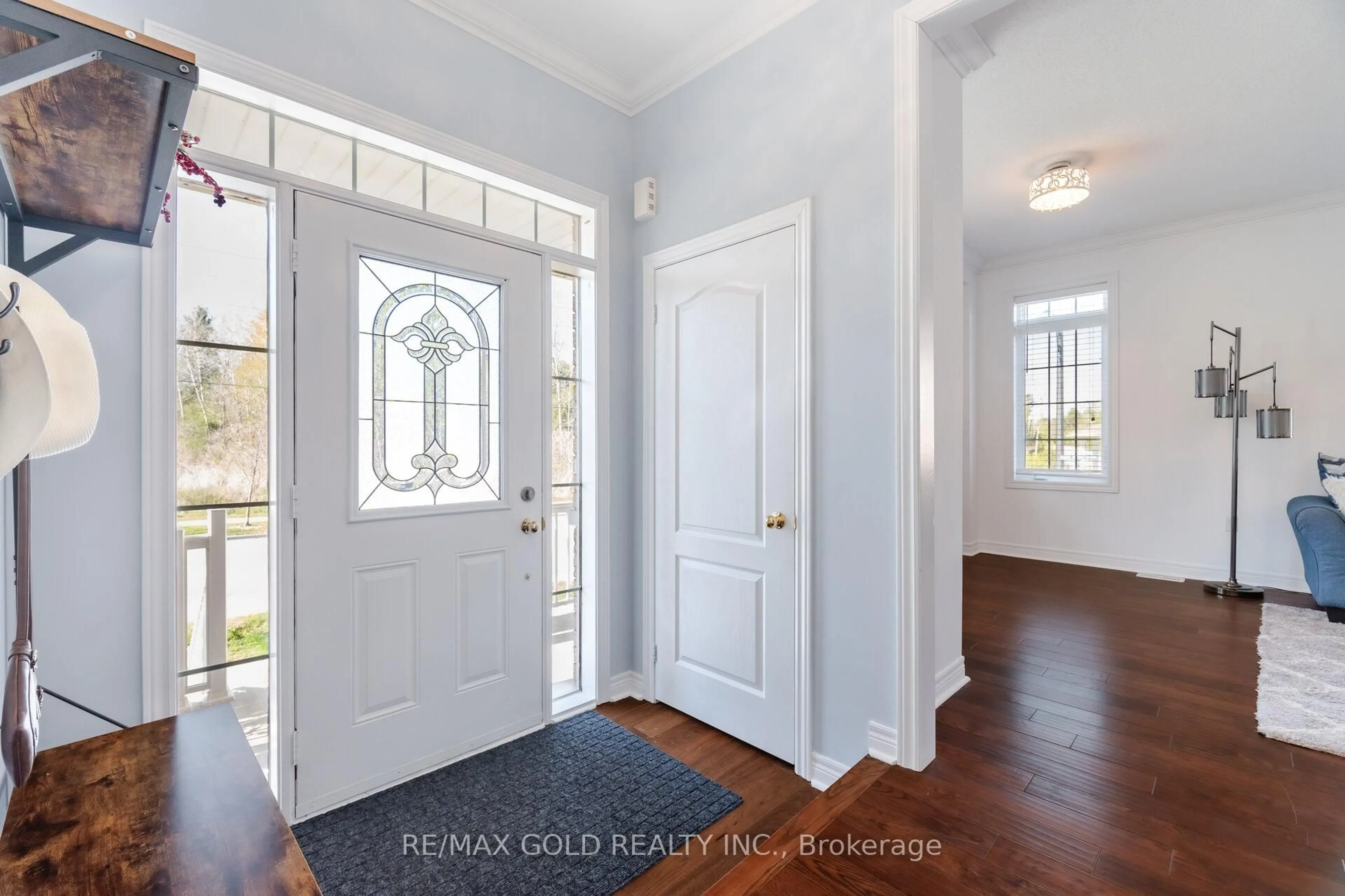 Indoor entryway for 2494 Earl Grey Ave, Pickering Ontario L1X 0B9