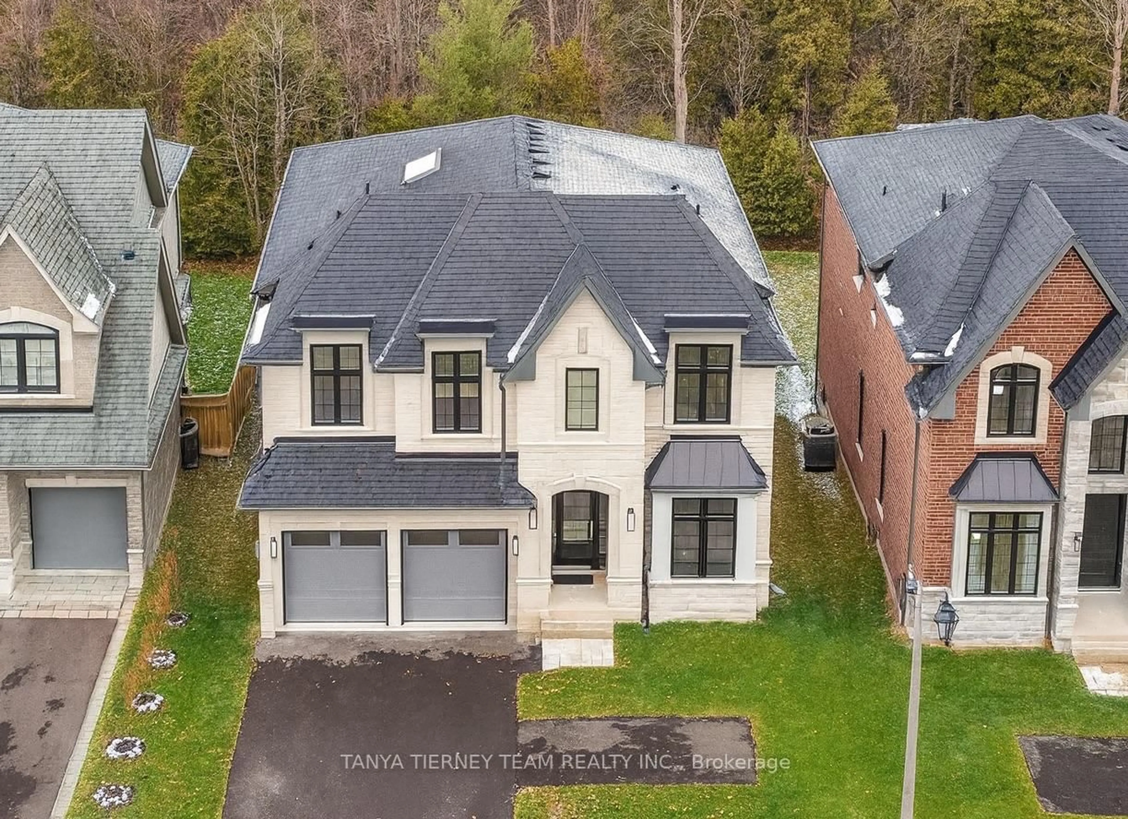 A pic from outside/outdoor area/front of a property/back of a property/a pic from drone, street for 50 Carnwith Dr, Whitby Ontario L1M 2N1