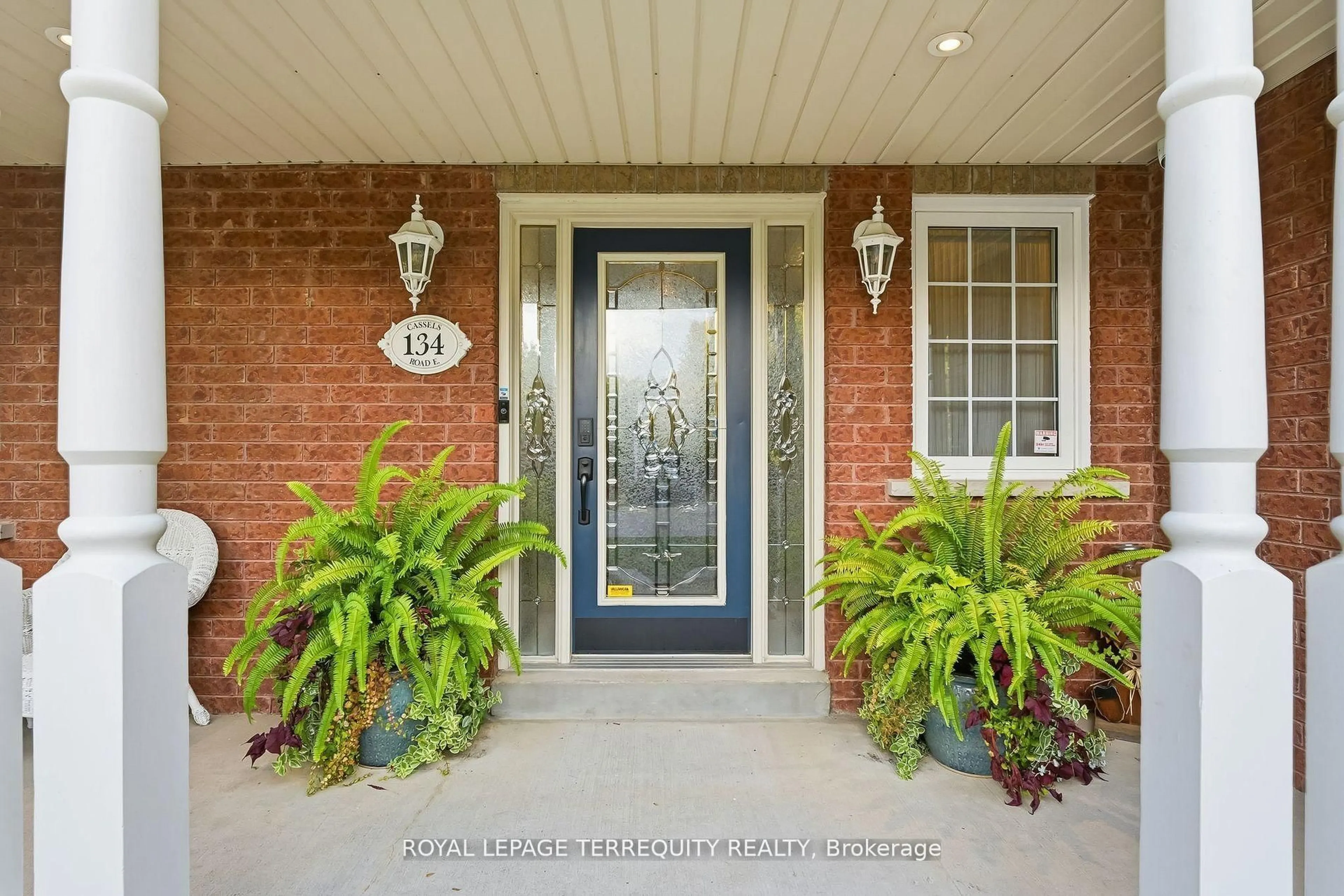 Indoor entryway for 134 Cassels Rd, Whitby Ontario L1M 1E5