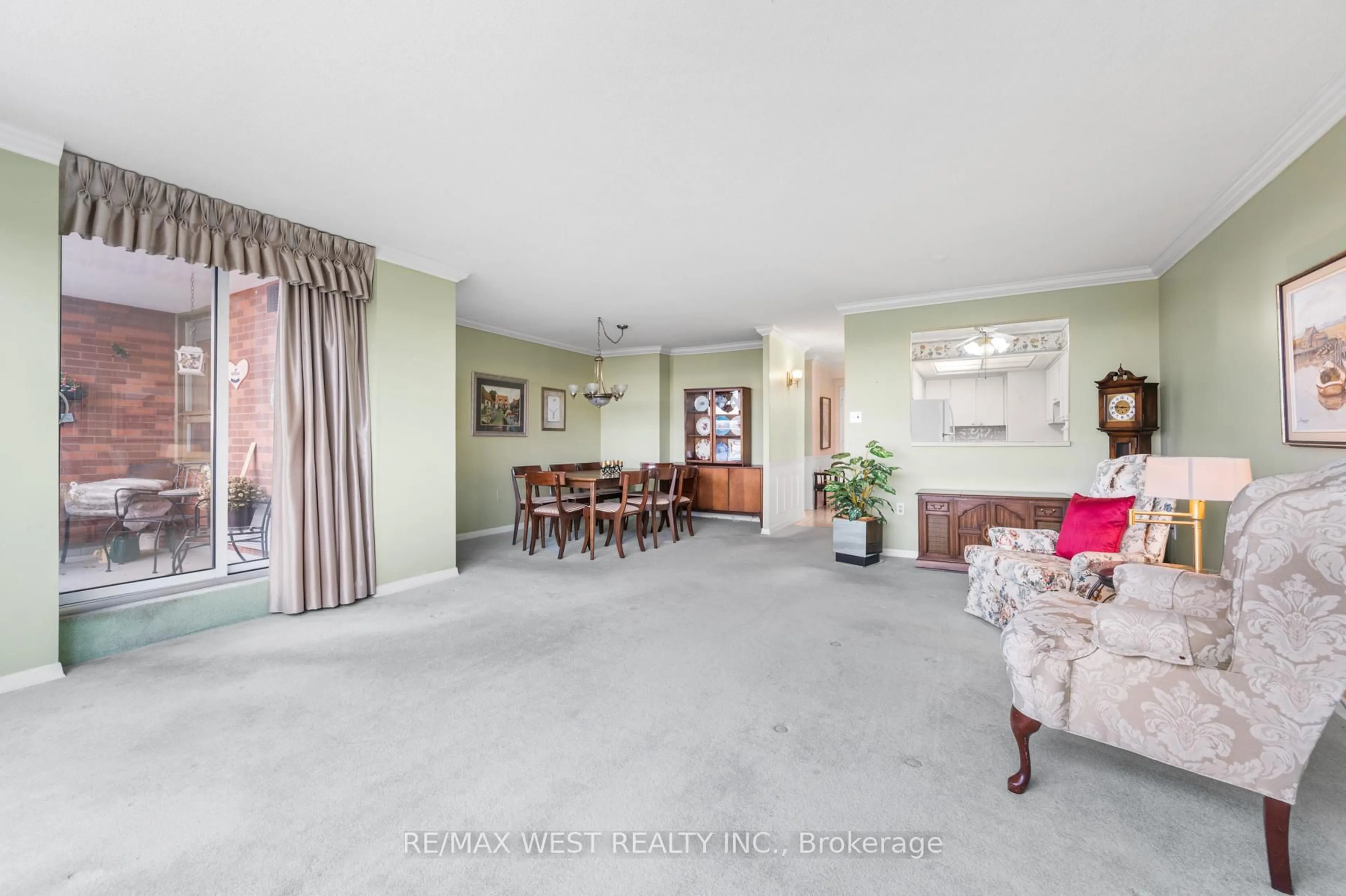 Unknown for 121 Ling Rd #1209, Toronto Ontario M1E 4Y2