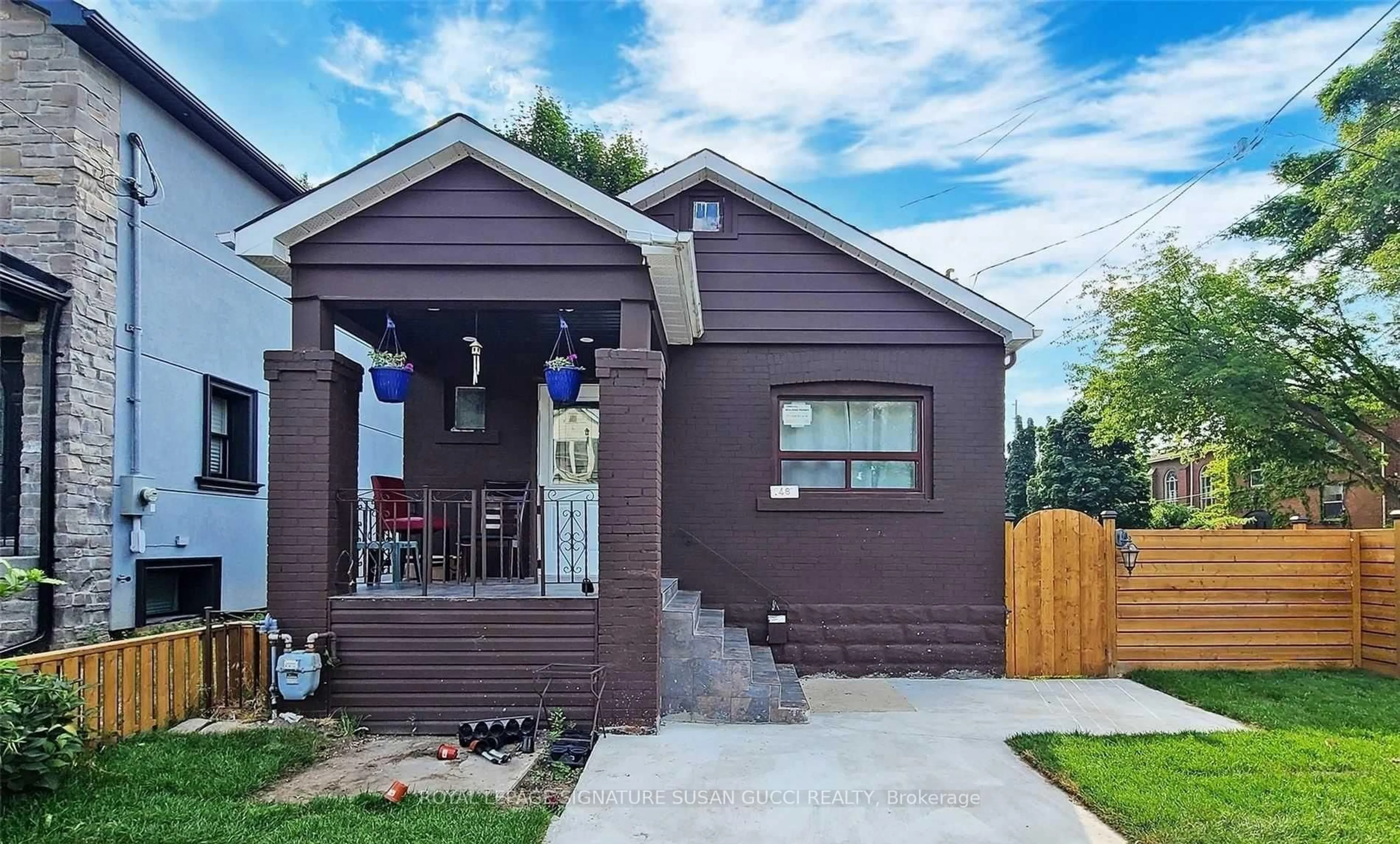 Home with vinyl exterior material, street for 146 Coleridge Ave, Toronto Ontario M4C 4H6