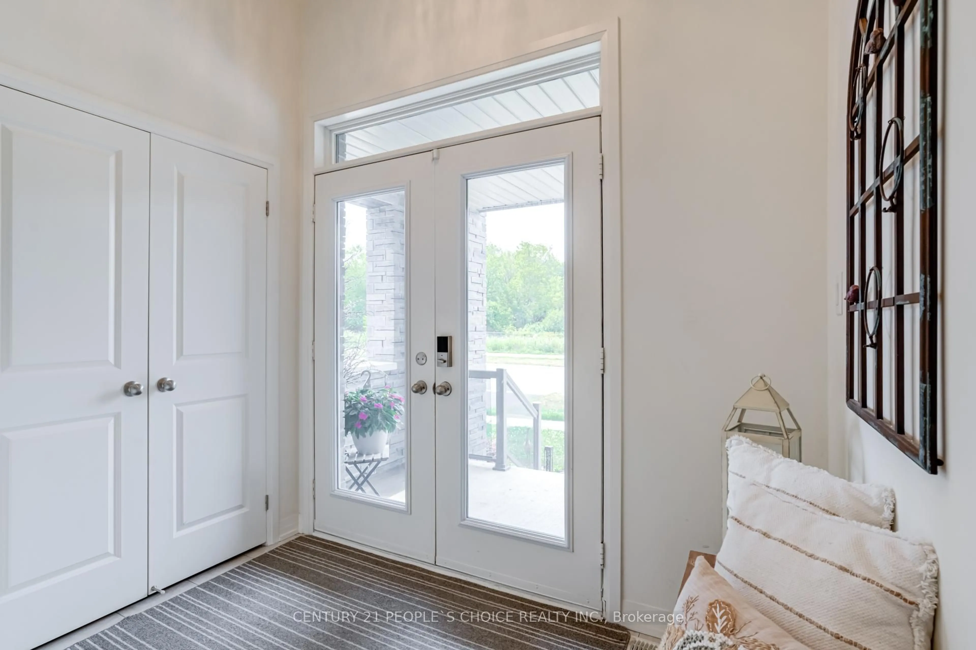 Indoor entryway for 169 East Shore Dr, Clarington Ontario L1C 1Z8