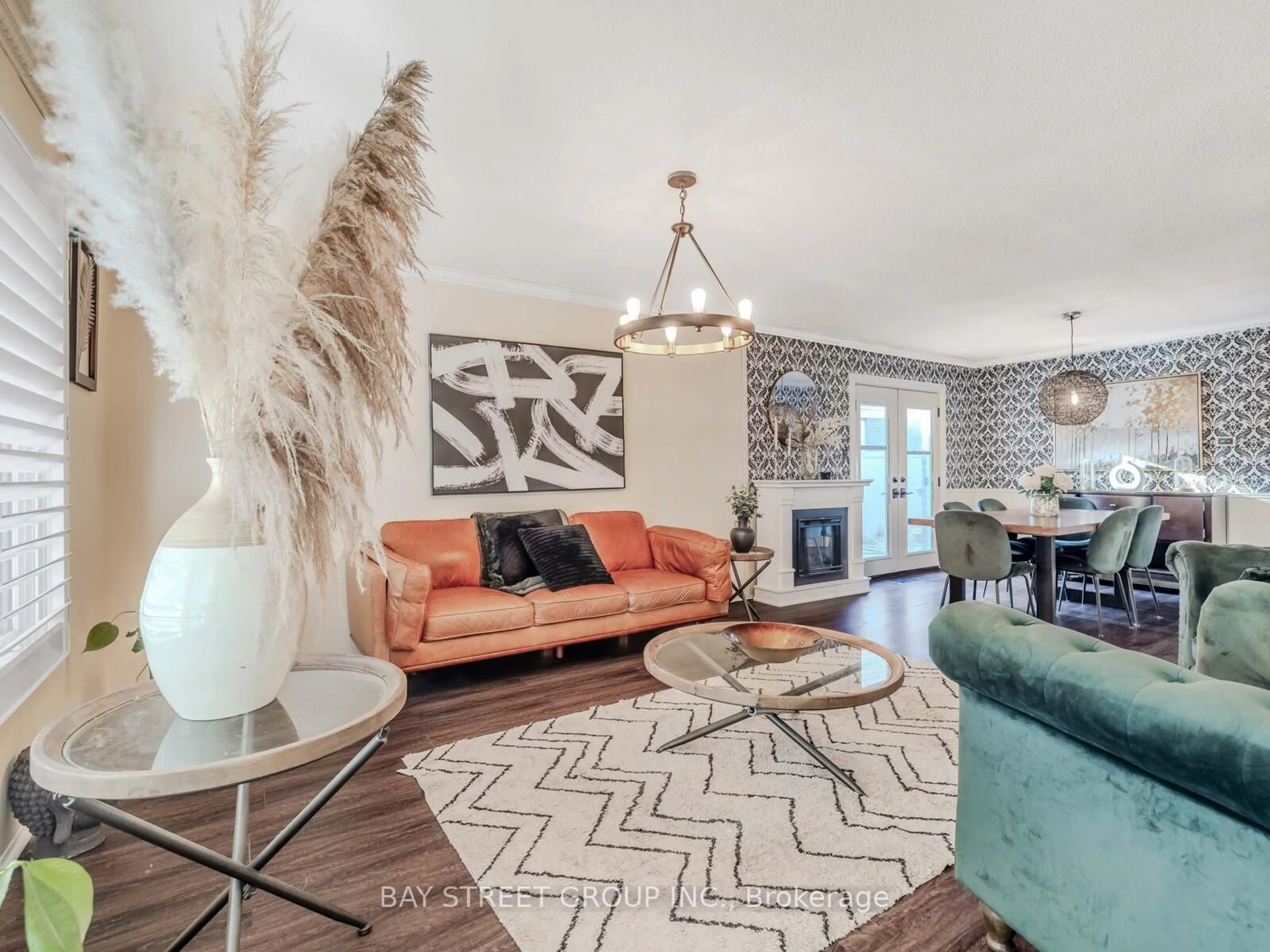 Living room with furniture, unknown for 7 Whistling Hills Dr, Toronto Ontario M1V 2B6