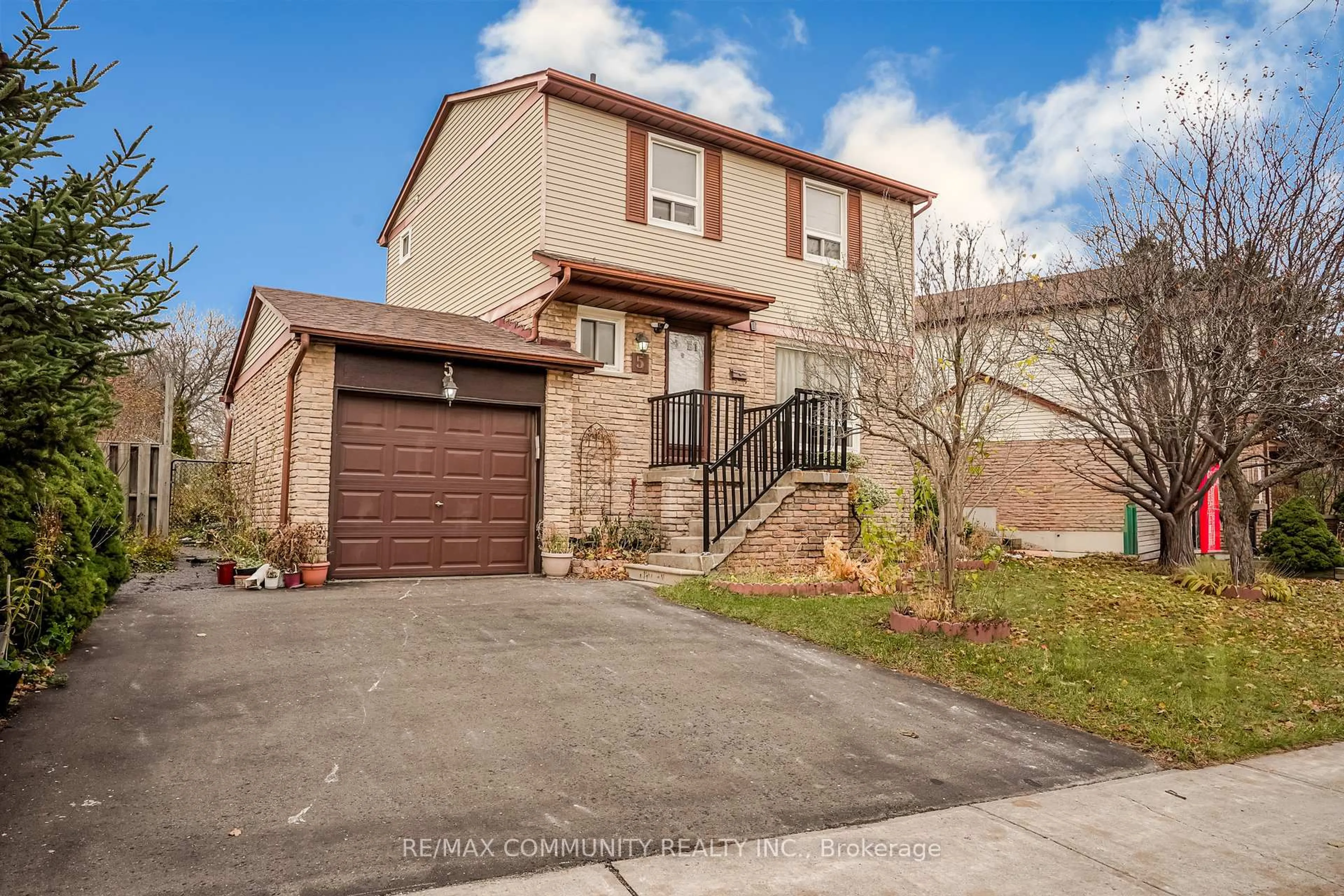 Home with brick exterior material, street for 5 John Stoner Dr, Toronto Ontario M1B 3B7