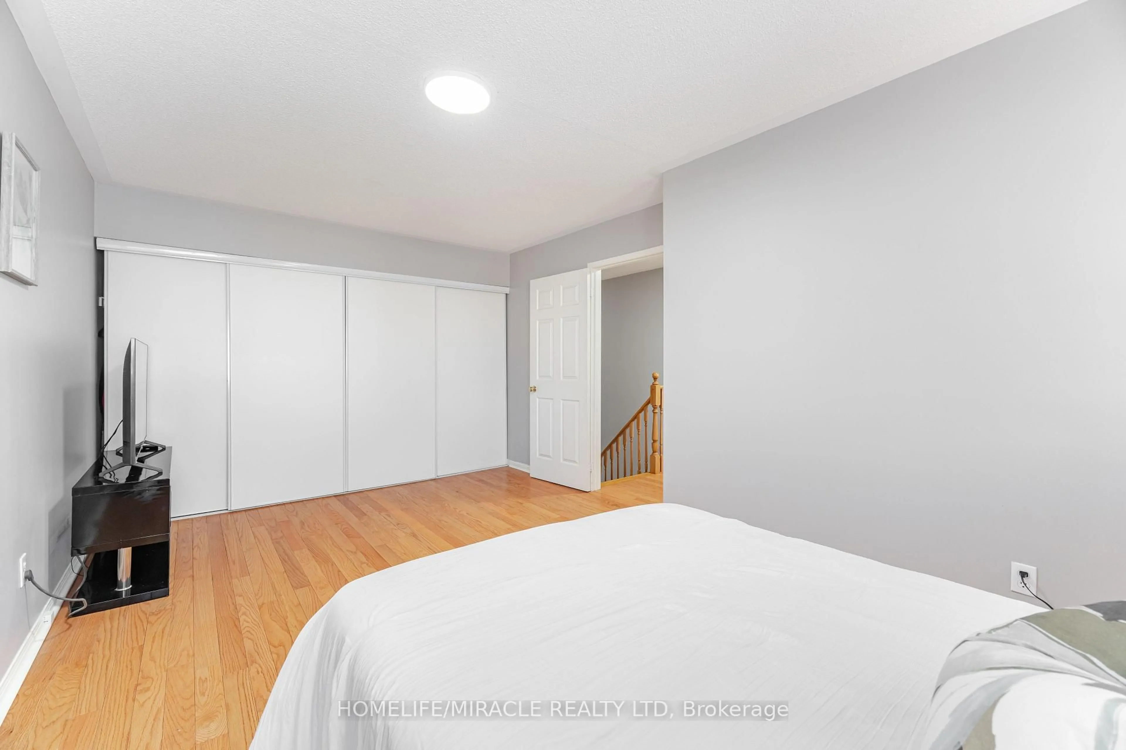 A pic of a room for 83 Mondeo Dr #32, Toronto Ontario M1P 5B6