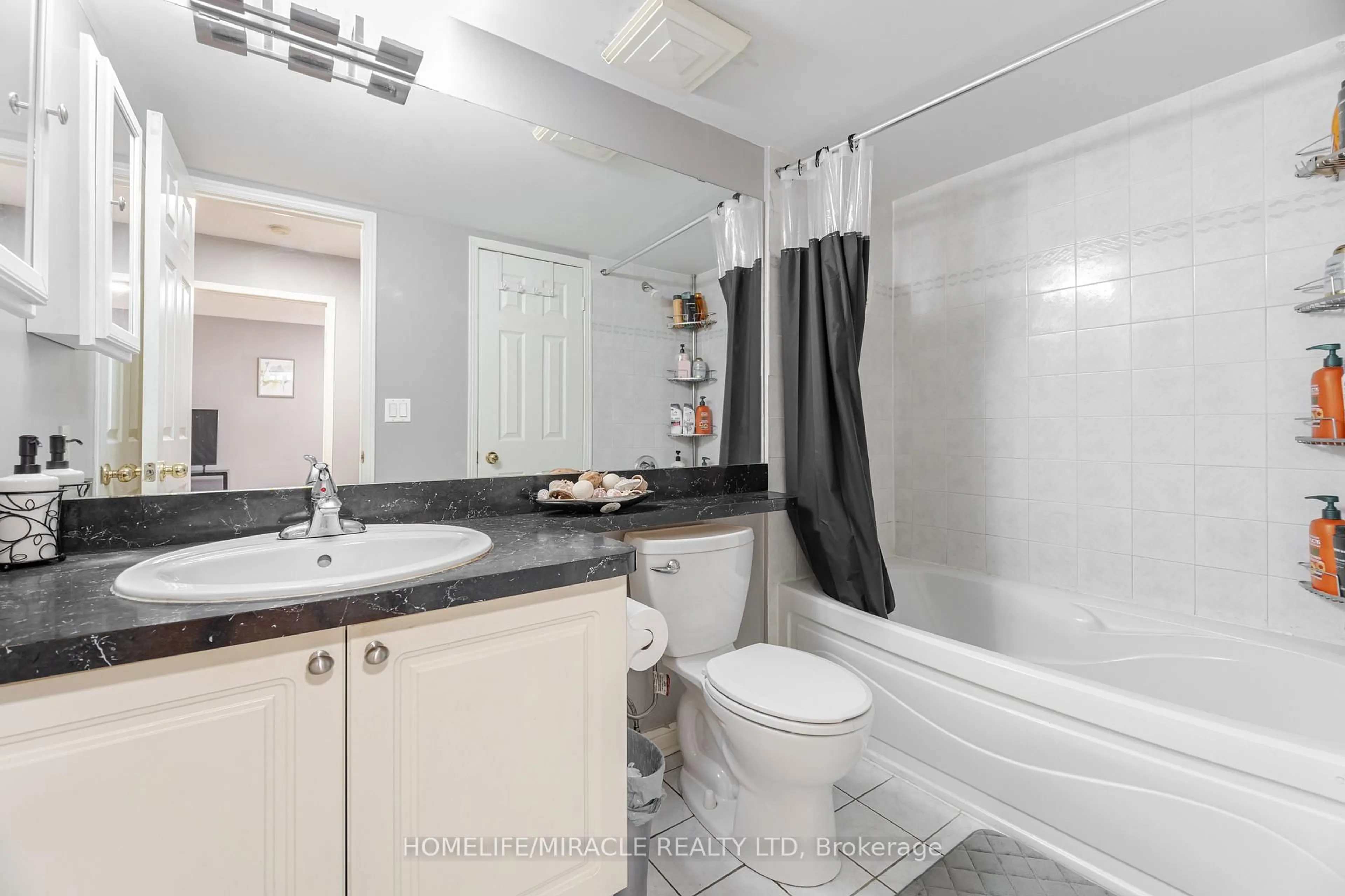 Standard bathroom, unknown for 83 Mondeo Dr #32, Toronto Ontario M1P 5B6
