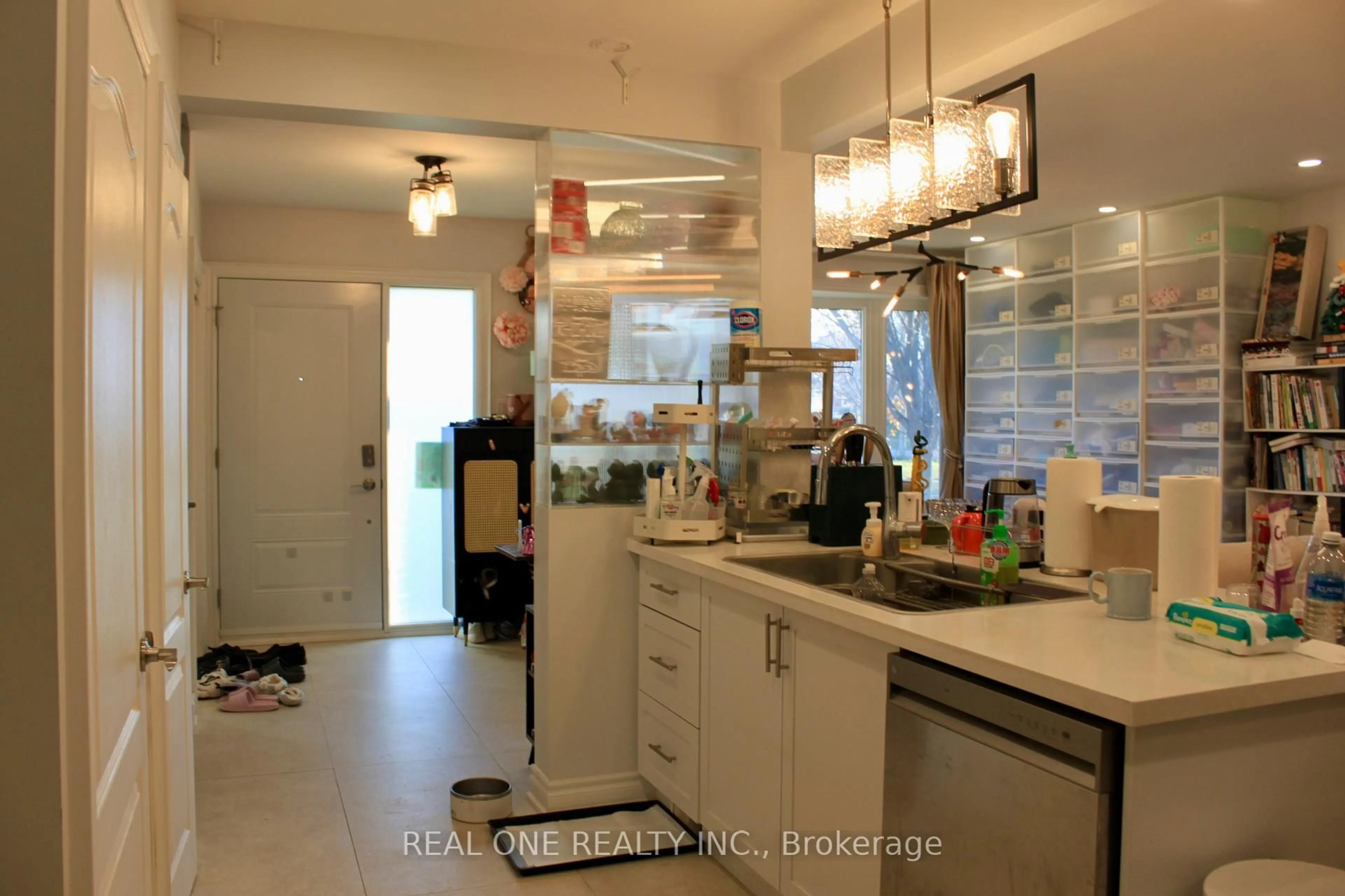 Open concept kitchen, ceramic/tile floor for 69 Stanwell Dr, Toronto Ontario M1P 4H6