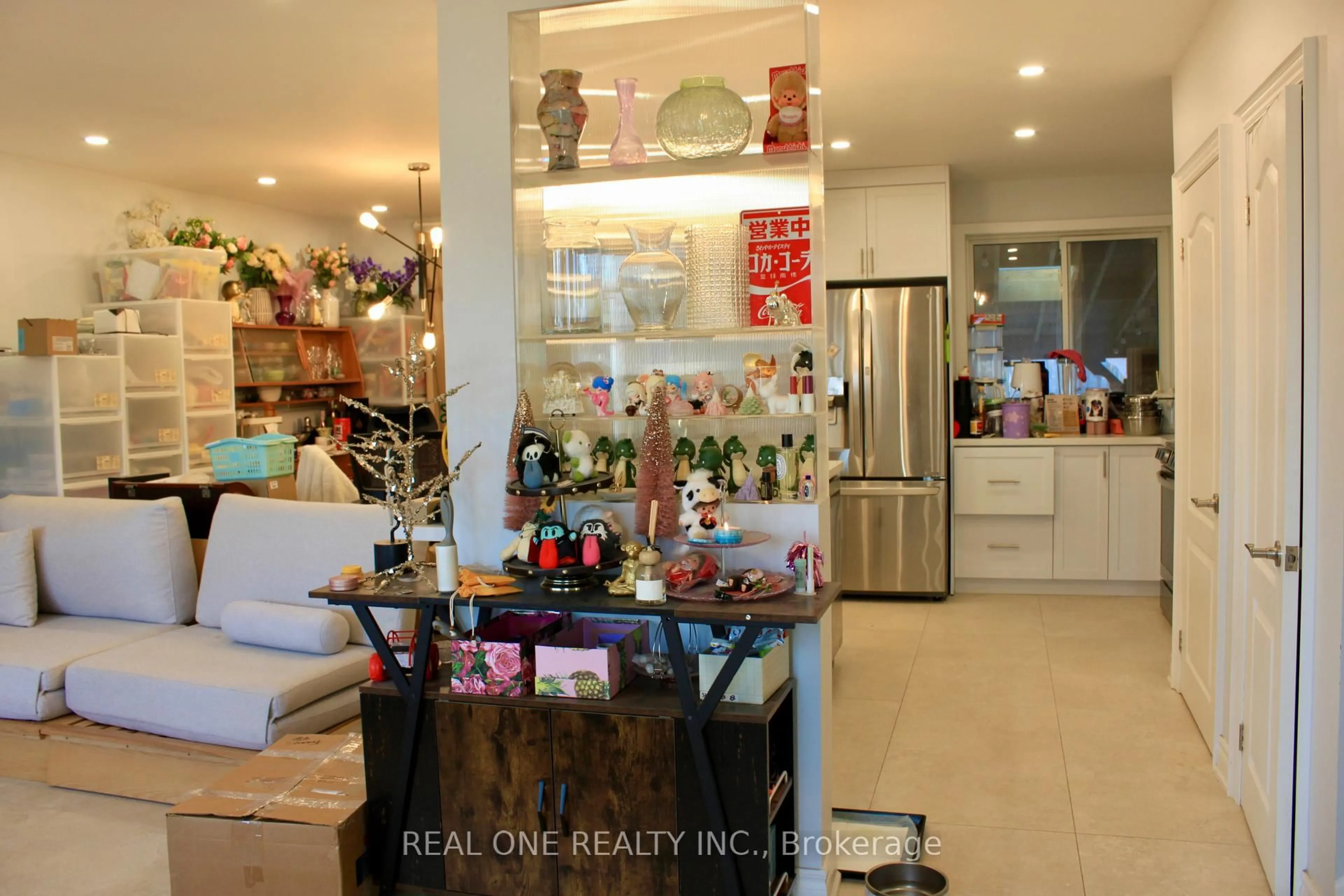 Open concept kitchen, unknown for 69 Stanwell Dr, Toronto Ontario M1P 4H6