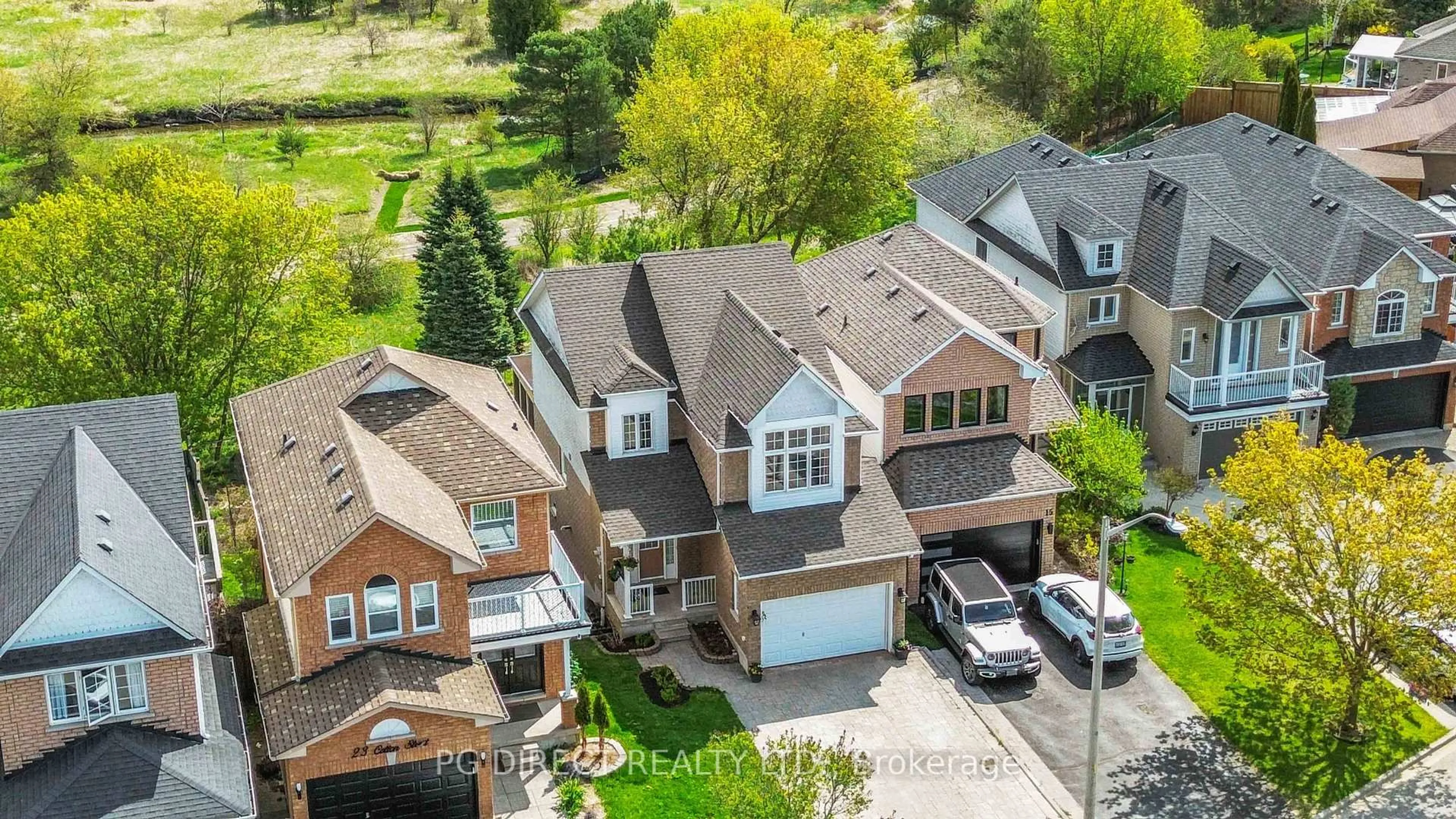 A pic from outside/outdoor area/front of a property/back of a property/a pic from drone, street for 19 Cotton St, Clarington Ontario L1C 5H3