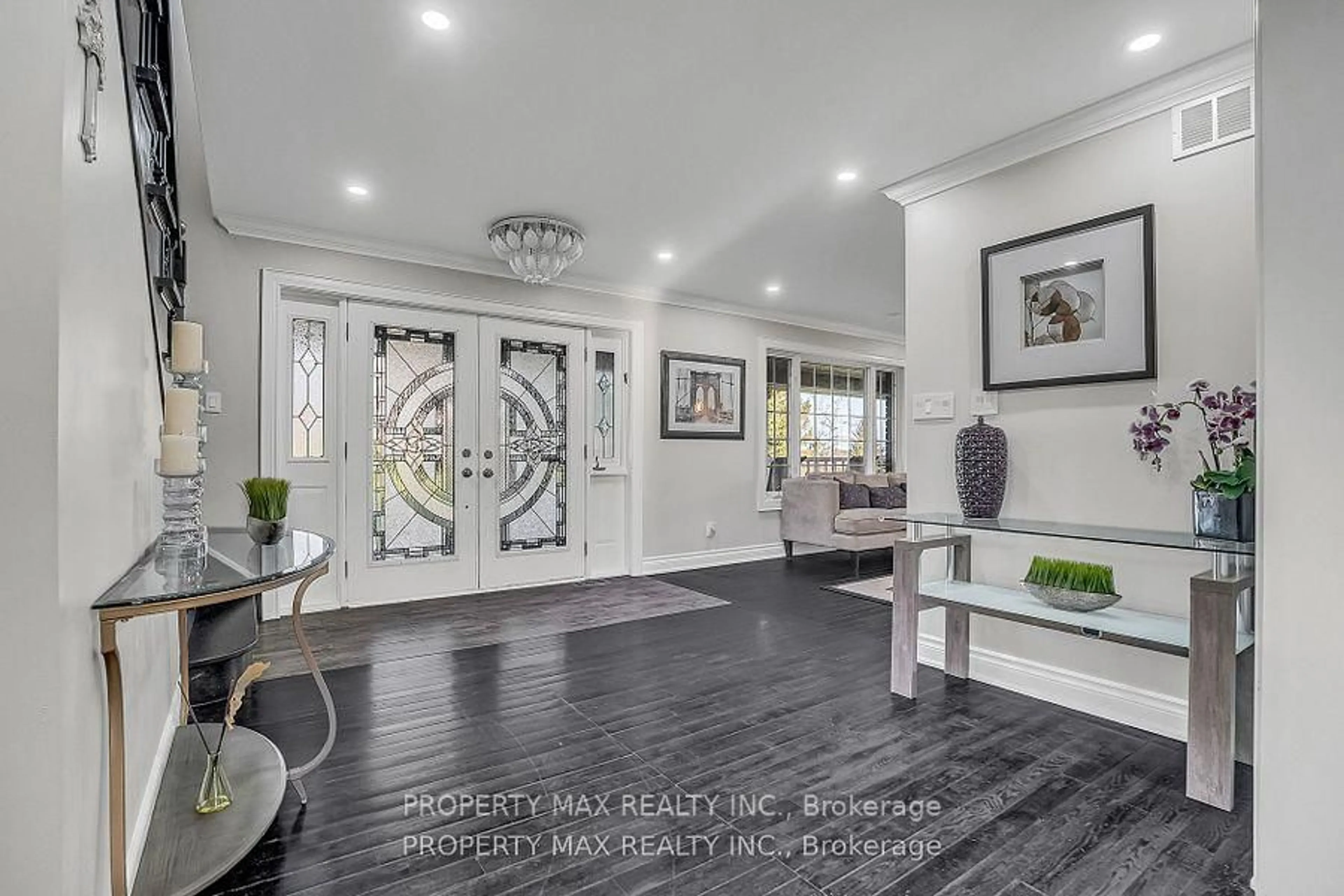 Indoor entryway for 6600-88 Best Rd, Clarington Ontario L0B 1M0