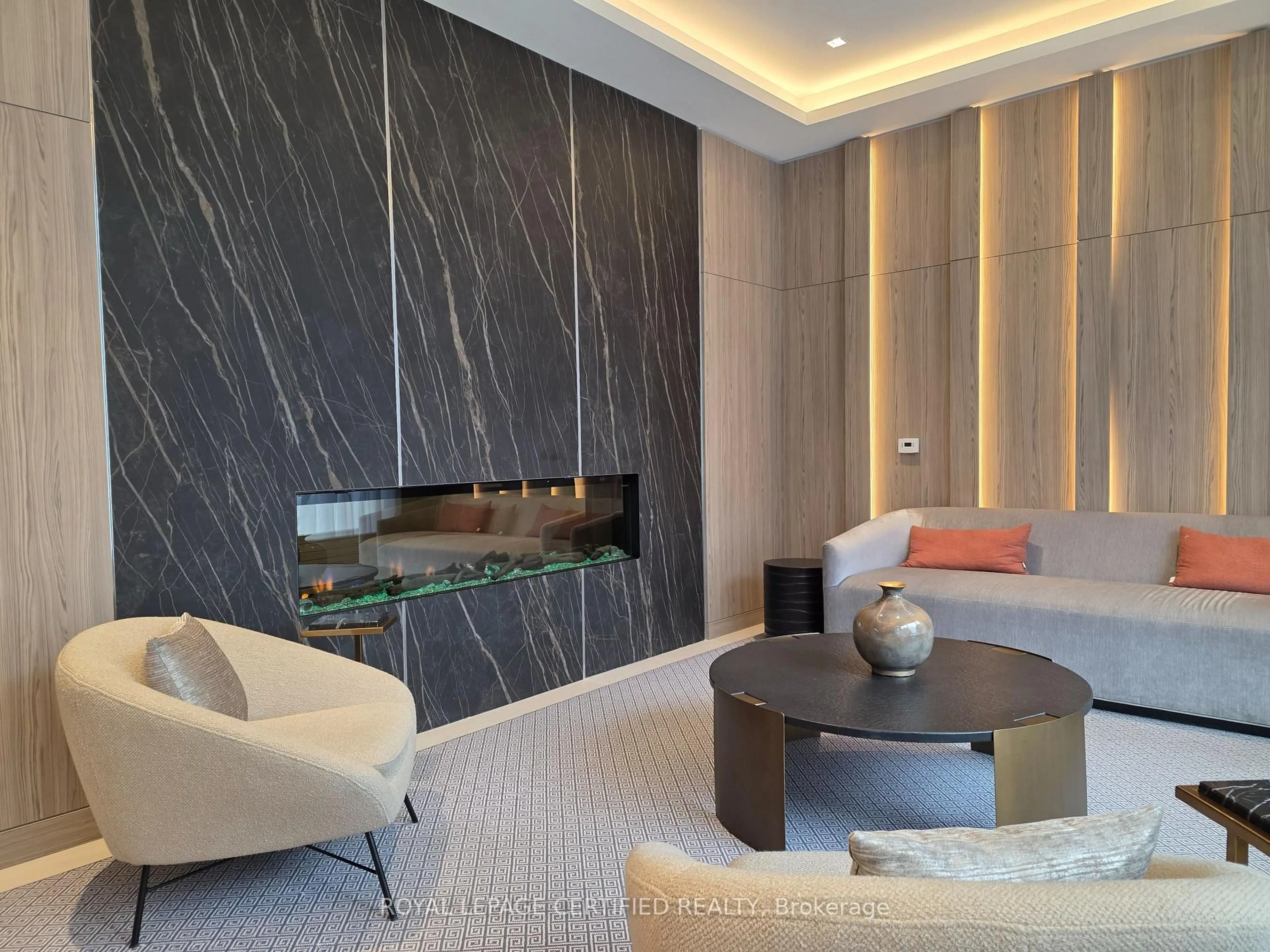 Unknown for 1606 Charles St #1103, Whitby Ontario L1N 0P1