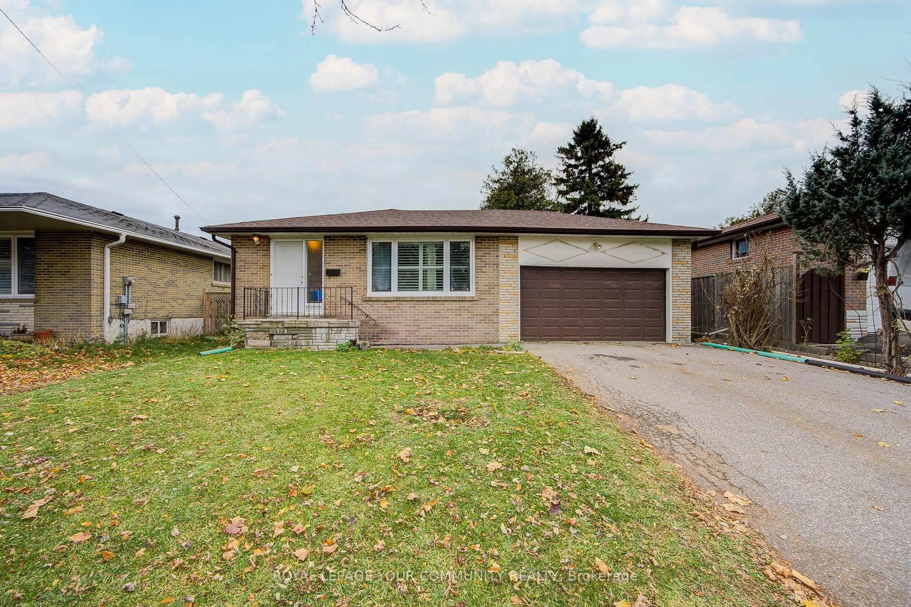 Home with brick exterior material, street for 106 Cultra Sq, Toronto Ontario M1E 2E3