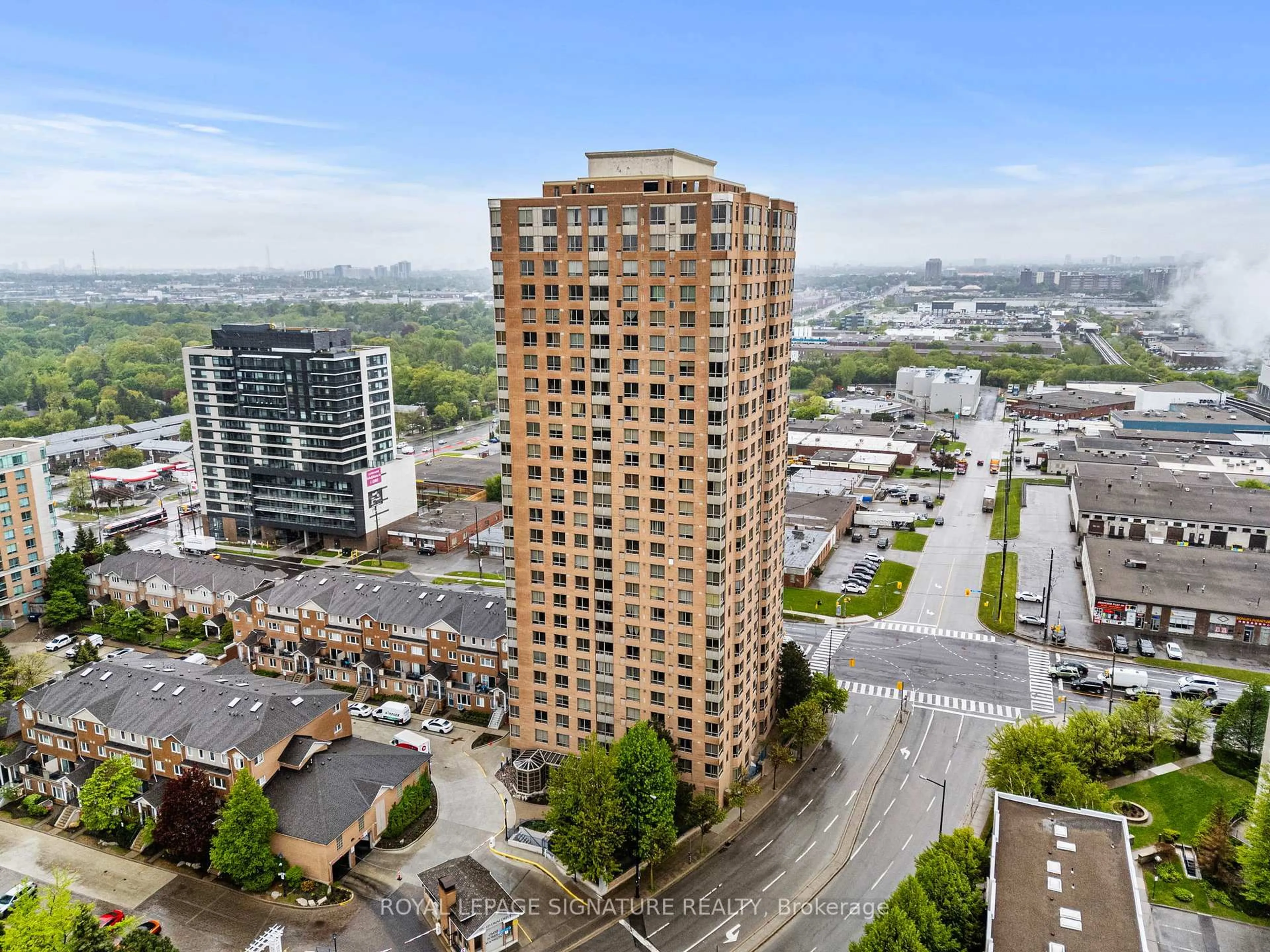A pic from outside/outdoor area/front of a property/back of a property/a pic from drone, city buildings view from balcony for 115 Omni Dr #1808, Toronto Ontario M1P 5B4