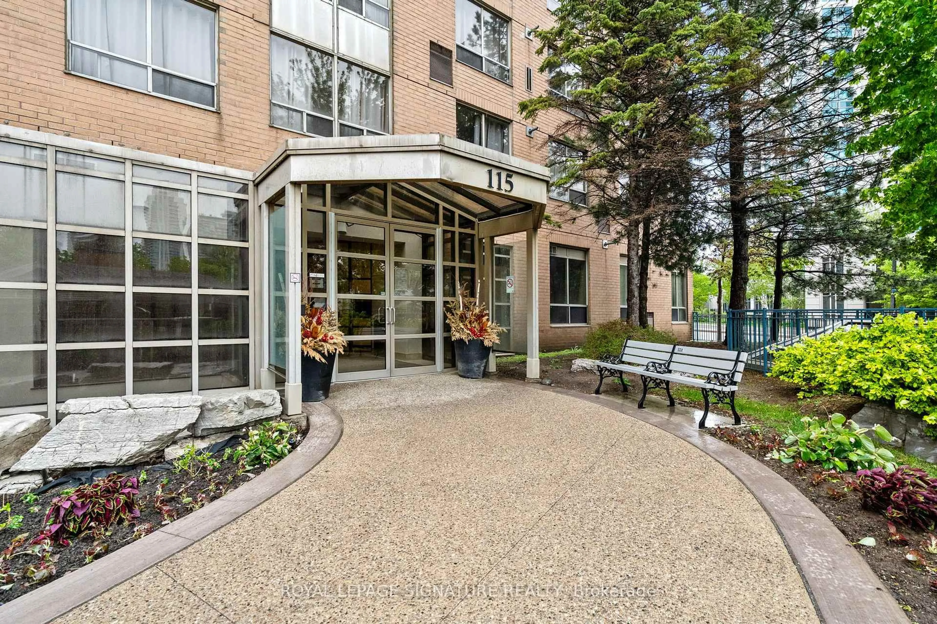 Patio, unknown for 115 Omni Dr #1808, Toronto Ontario M1P 5B4