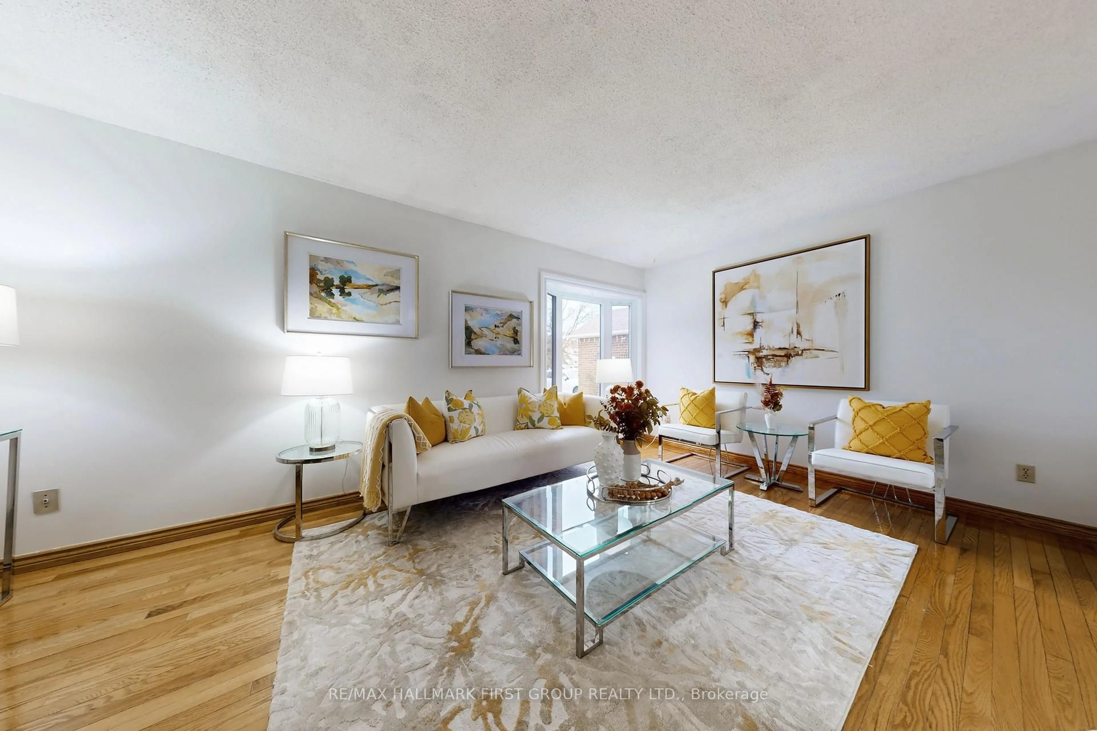 Living room with furniture, unknown for 117 Brookmill Blvd, Toronto Ontario M1W 3E7