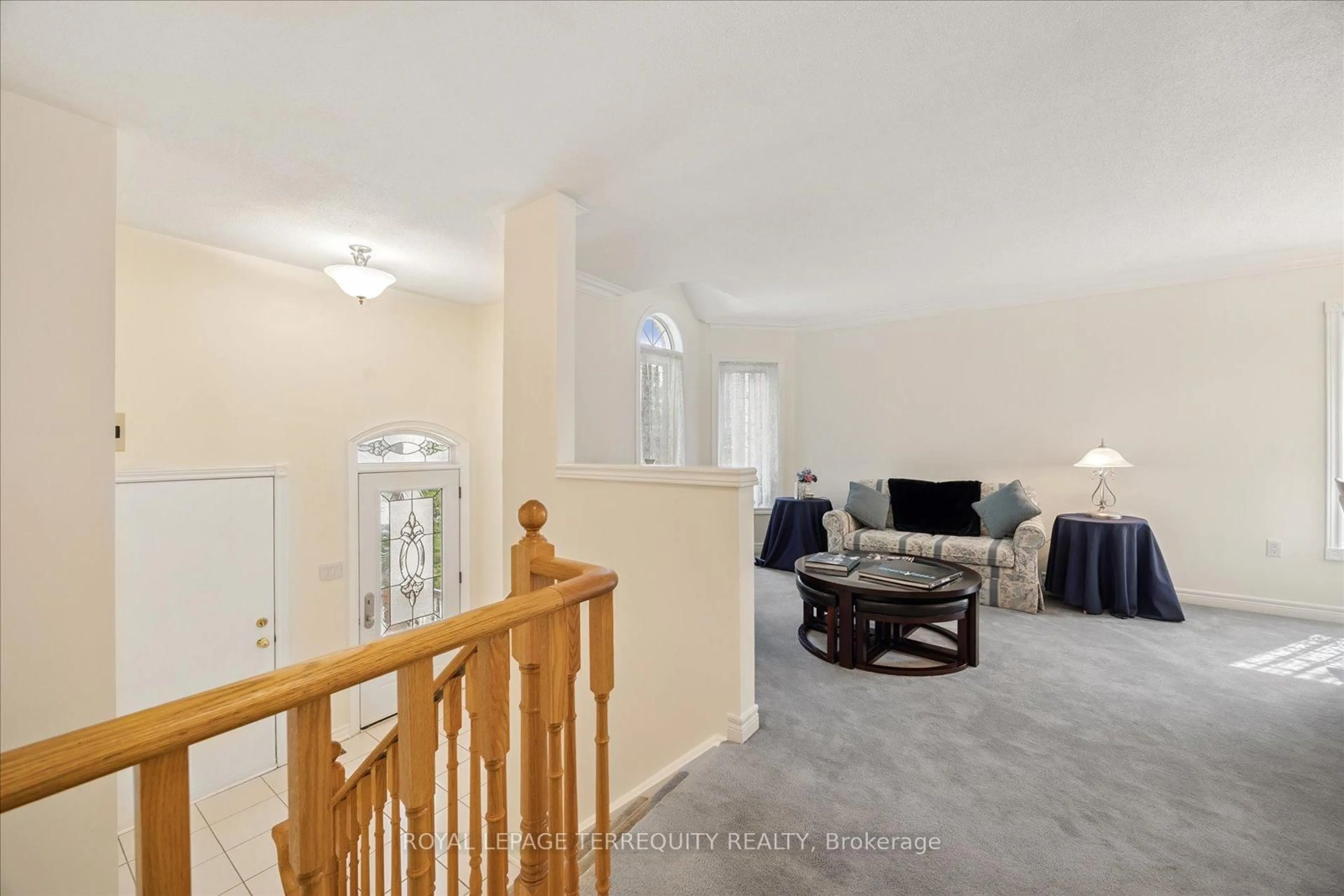 Indoor foyer for 15 Waring Ave, Whitby Ontario L1M 1G4