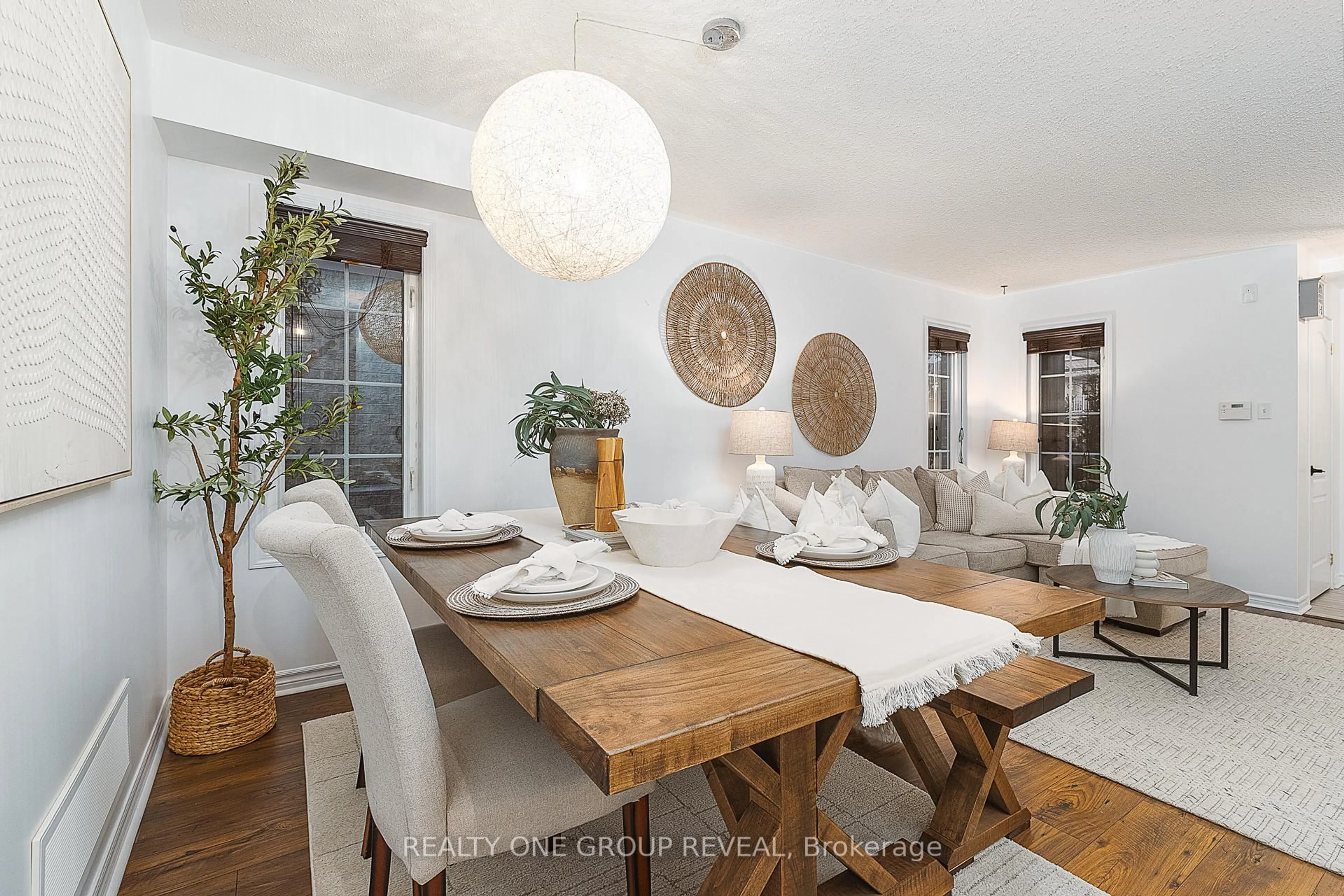 Dining room, wood/laminate floor for 114 Argent St, Clarington Ontario L1C 0C4