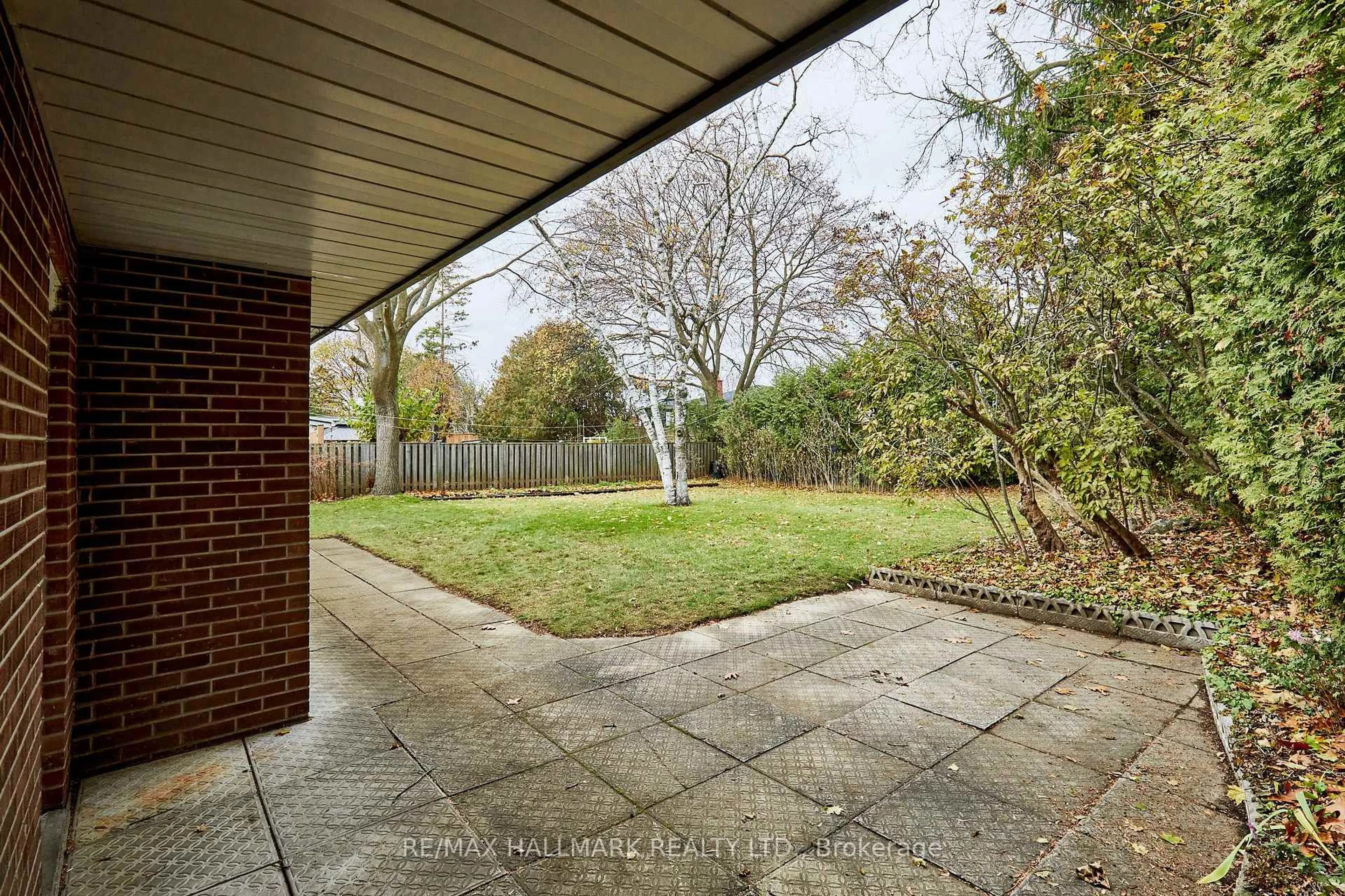 Patio, street for 170 Orchard View Blvd, Oshawa Ontario L1G 3P2