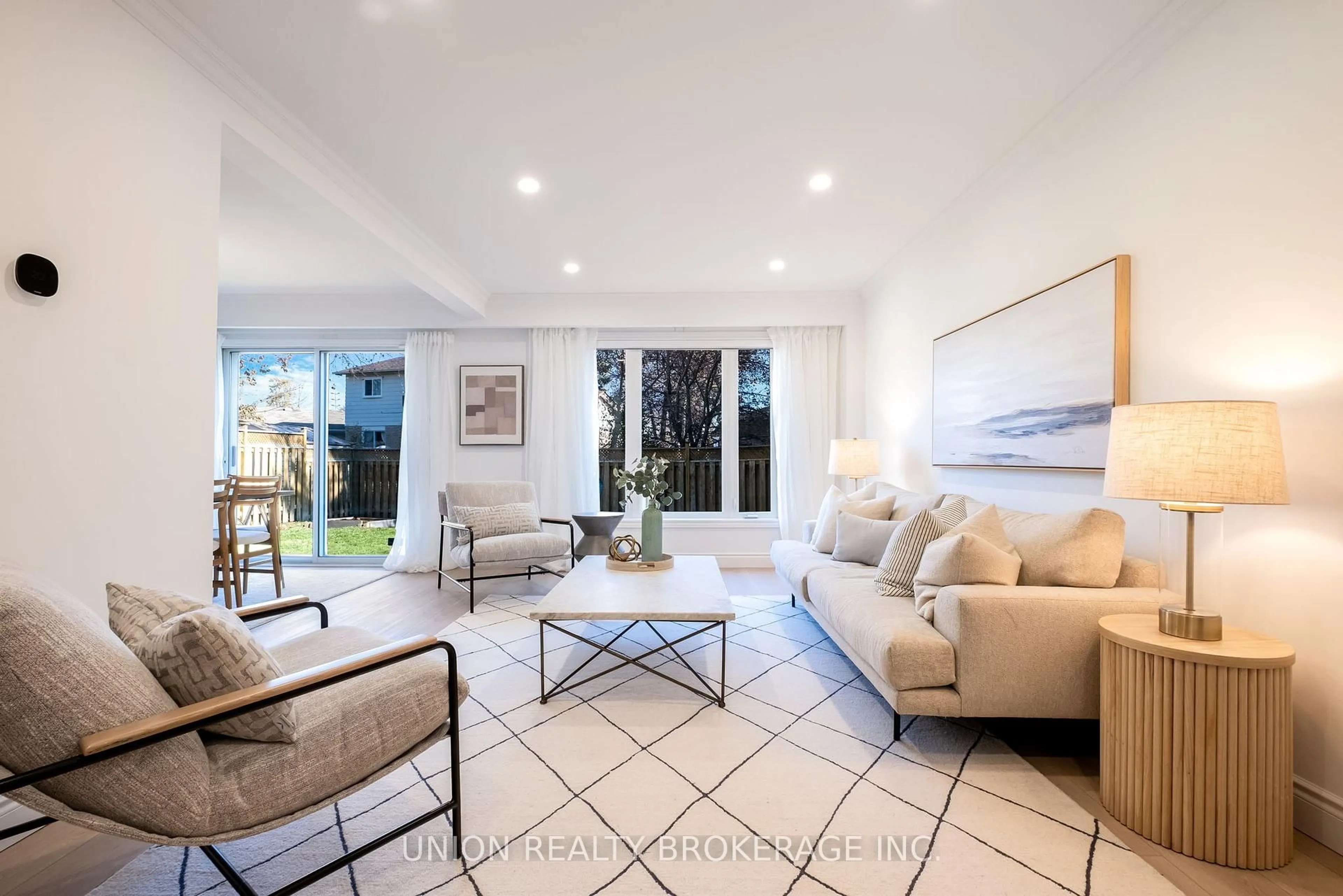 Living room with furniture, ceramic/tile floor for 85 La Peer Blvd, Toronto Ontario M1W 2H4