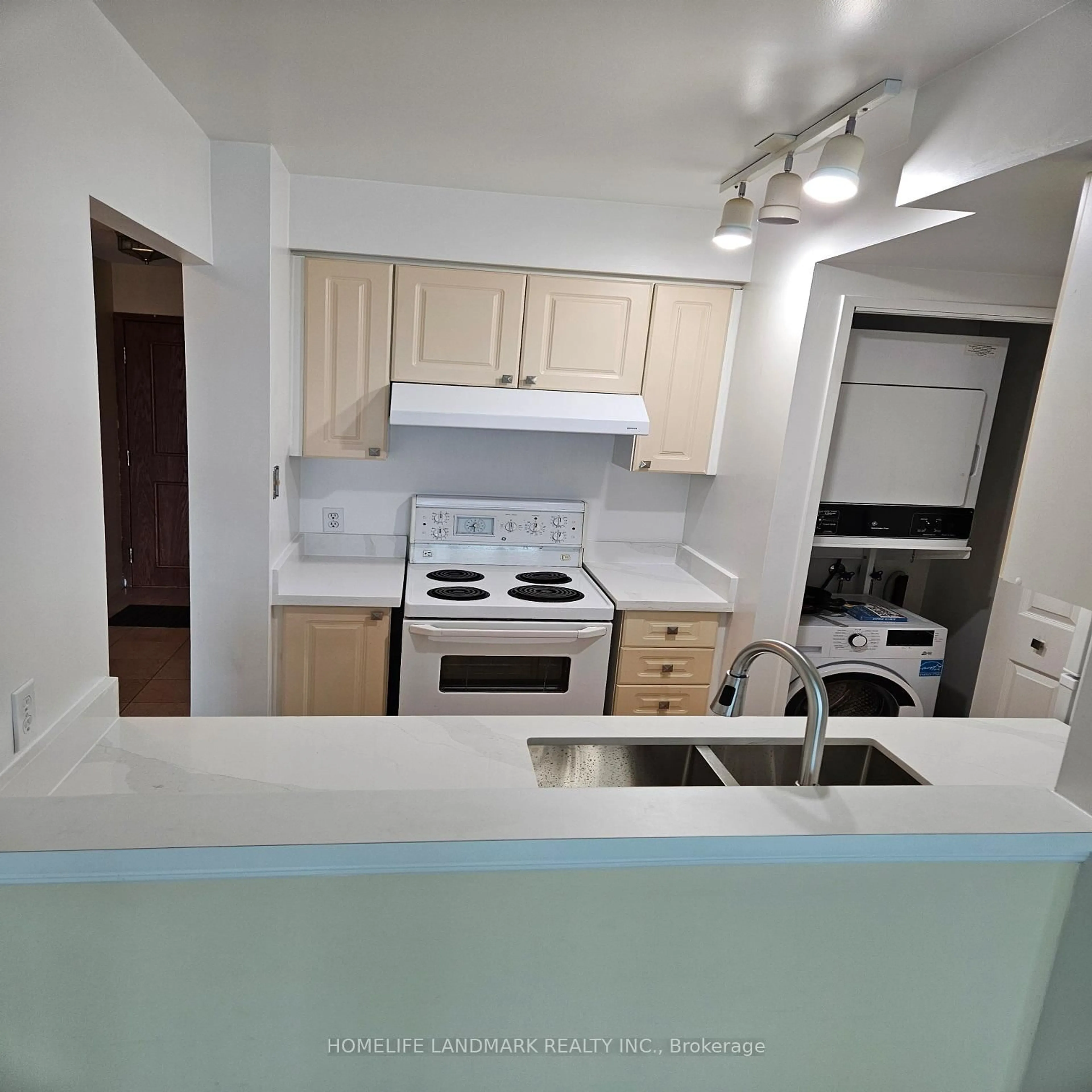 Standard kitchen, unknown for 8 Lee Centre Dr #1115, Toronto Ontario M1H 3H8