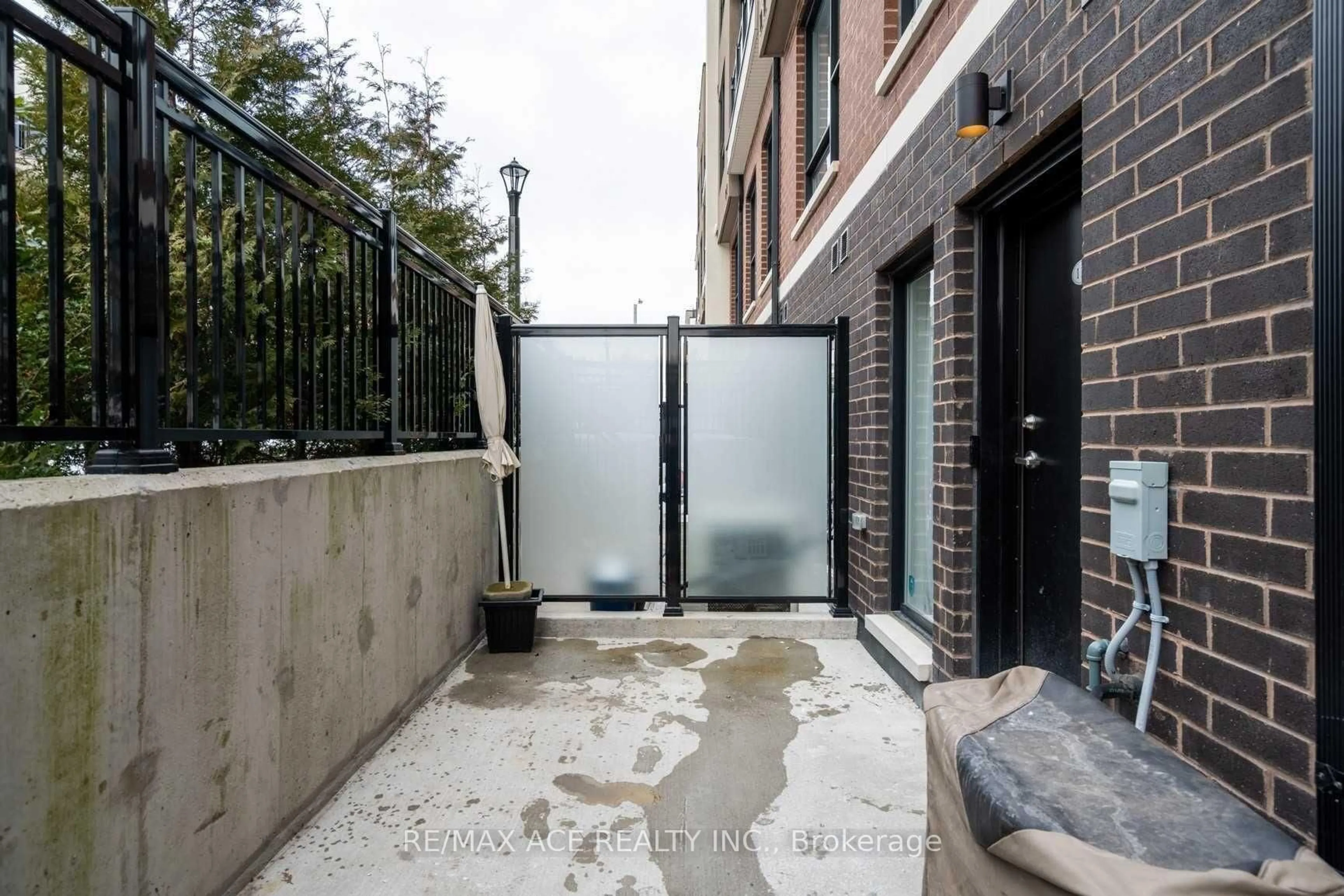 Patio, street for 510 Kingbird Grve #119, Toronto Ontario M1B 0E4