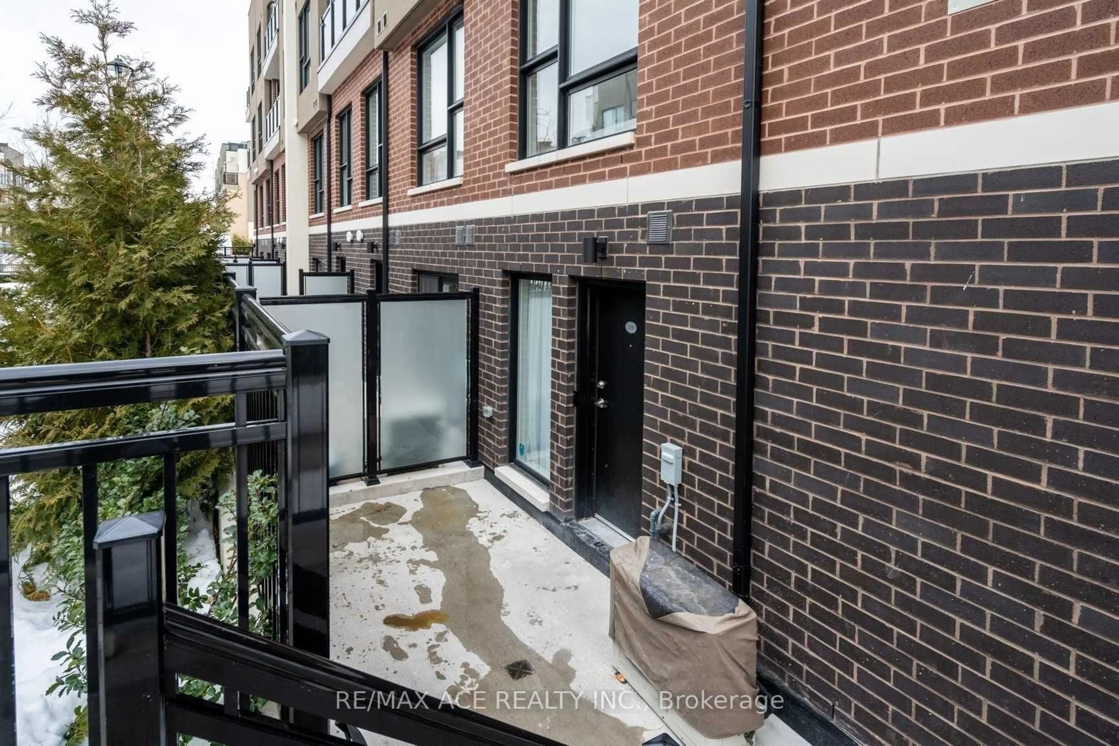 Home with brick exterior material, street for 510 Kingbird Grve #119, Toronto Ontario M1B 0E4