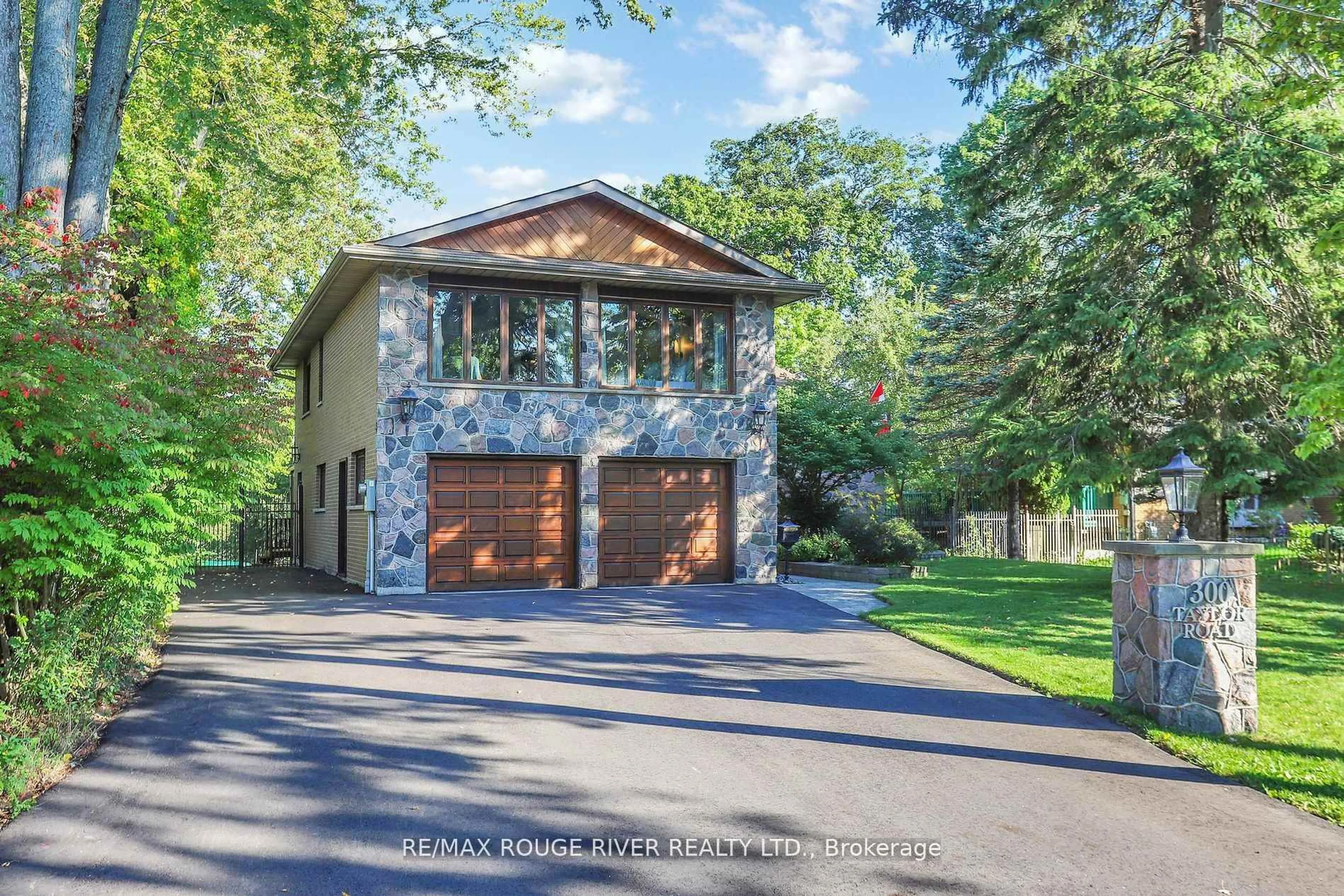 Home with brick exterior material, street for 300 Taylor Rd, Toronto Ontario M1C 2R6