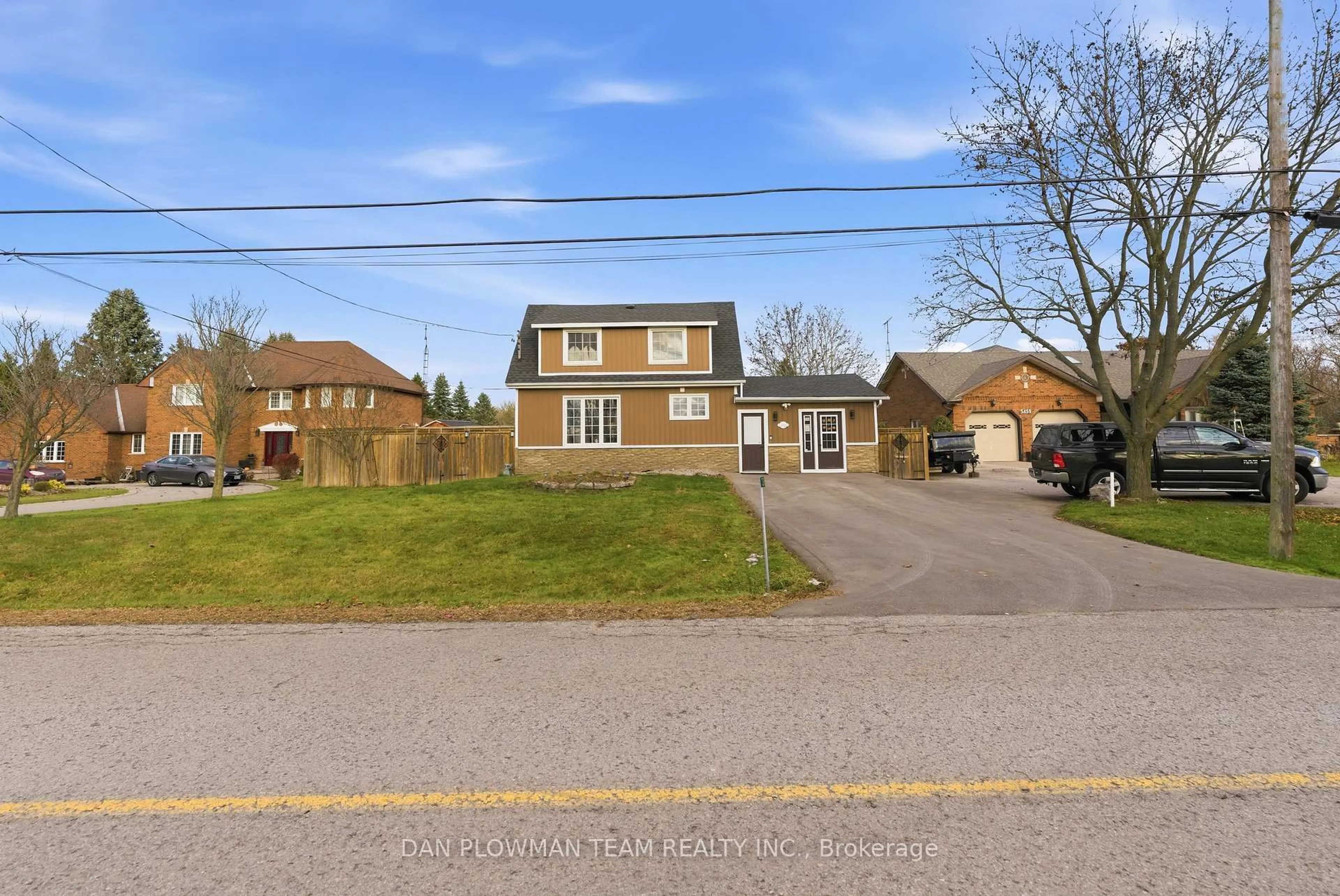 A pic from outside/outdoor area/front of a property/back of a property/a pic from drone, street for 3471 Tooley Rd, Clarington Ontario L1E 2G9
