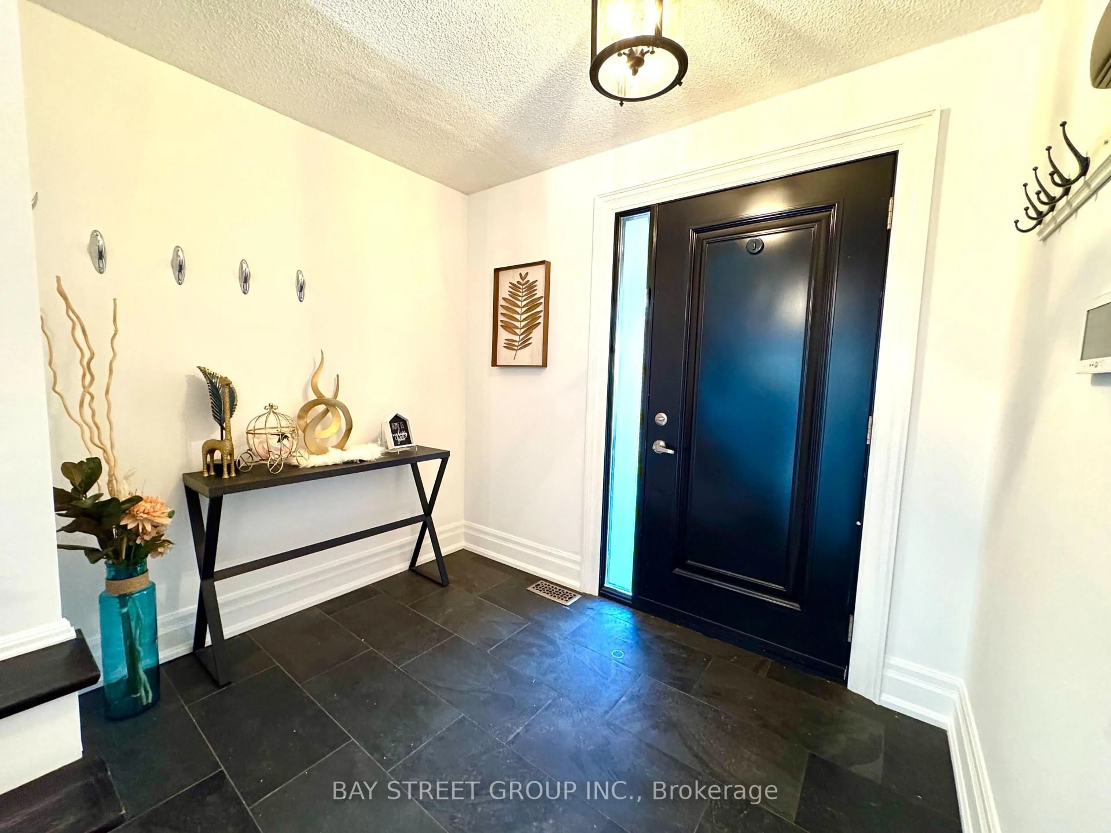 Indoor entryway for 75 Anstead Cres, Ajax Ontario L1S 3X4