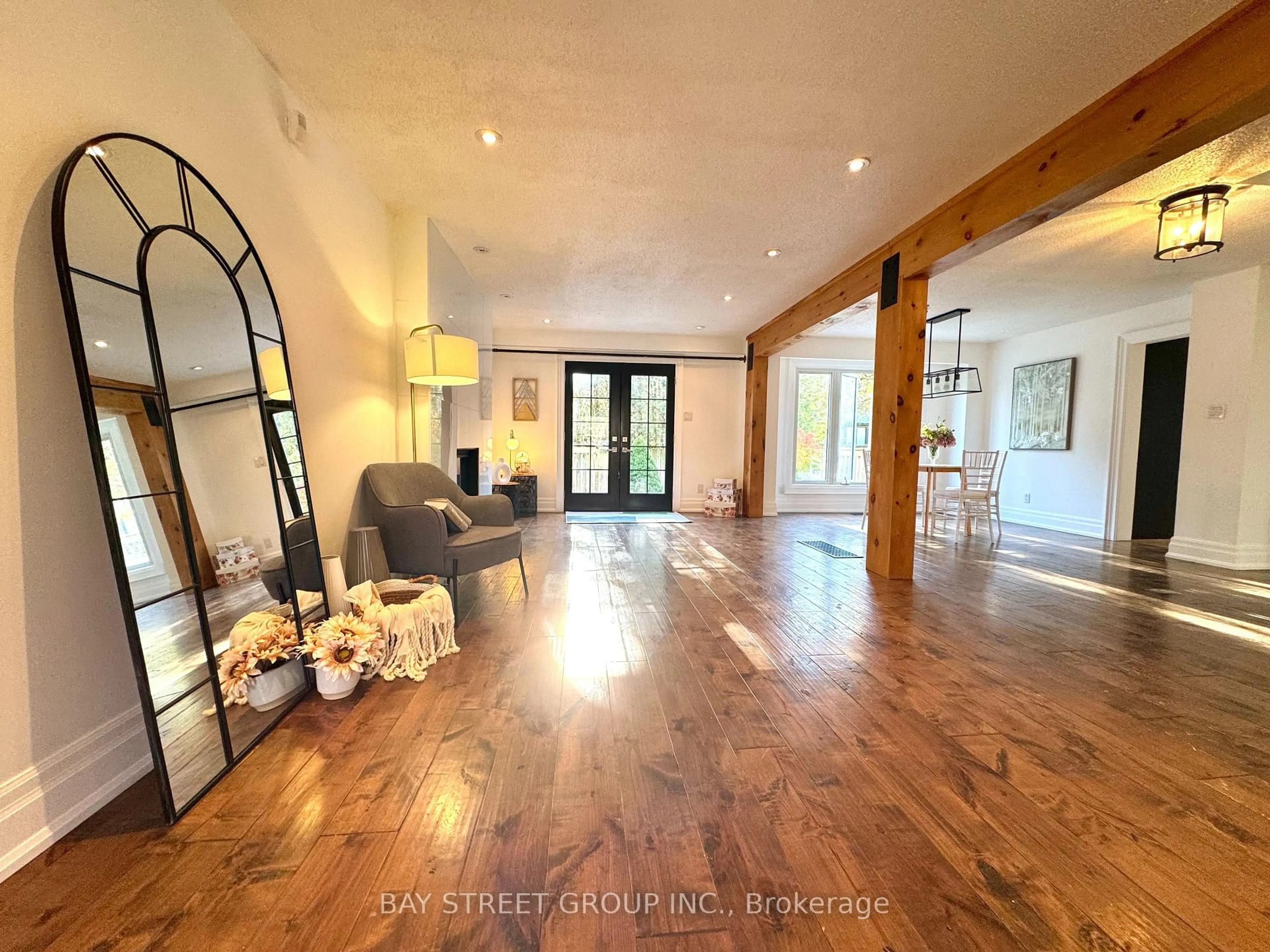 Indoor foyer for 75 Anstead Cres, Ajax Ontario L1S 3X4