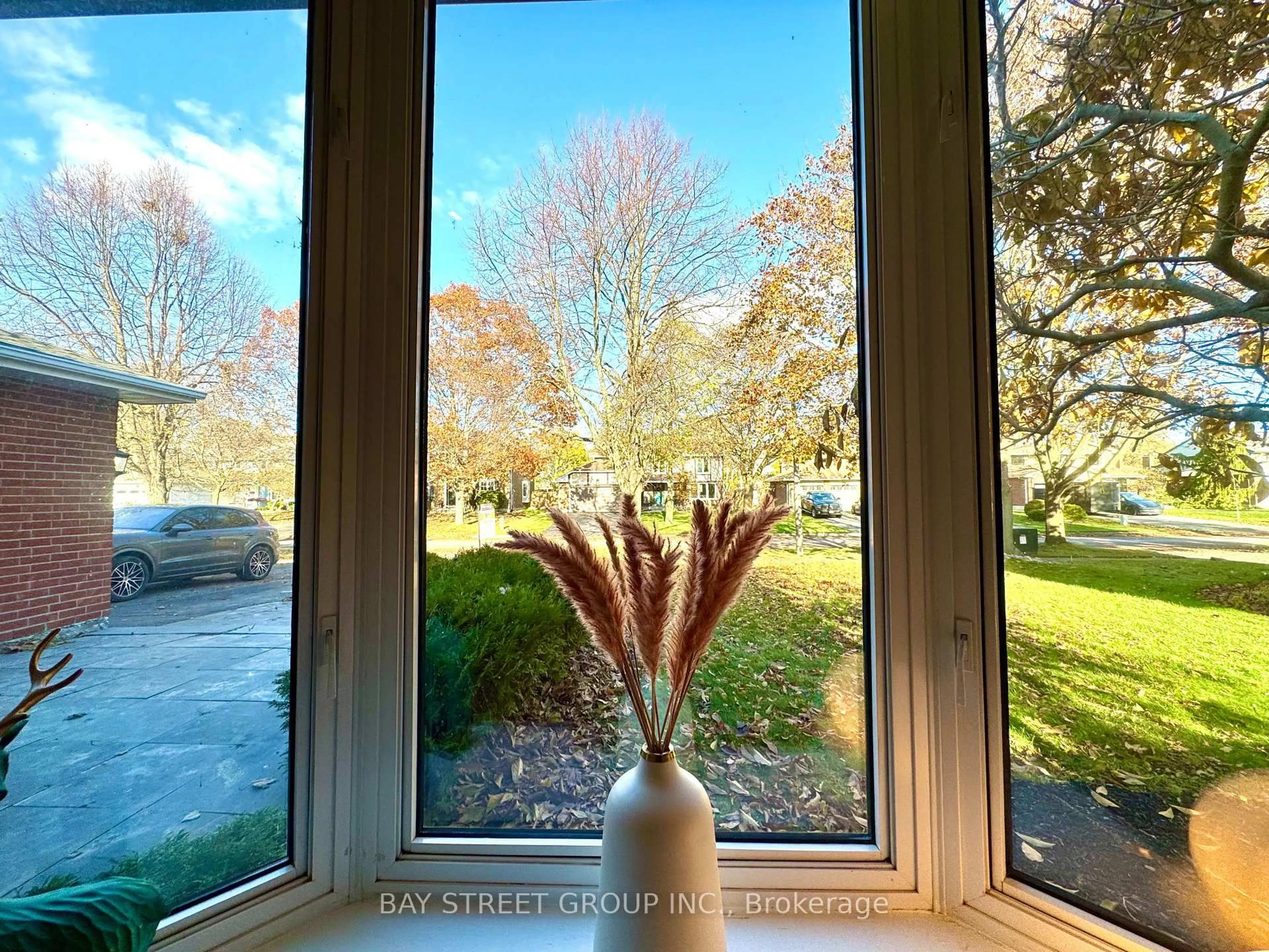 Unknown for 75 Anstead Cres, Ajax Ontario L1S 3X4