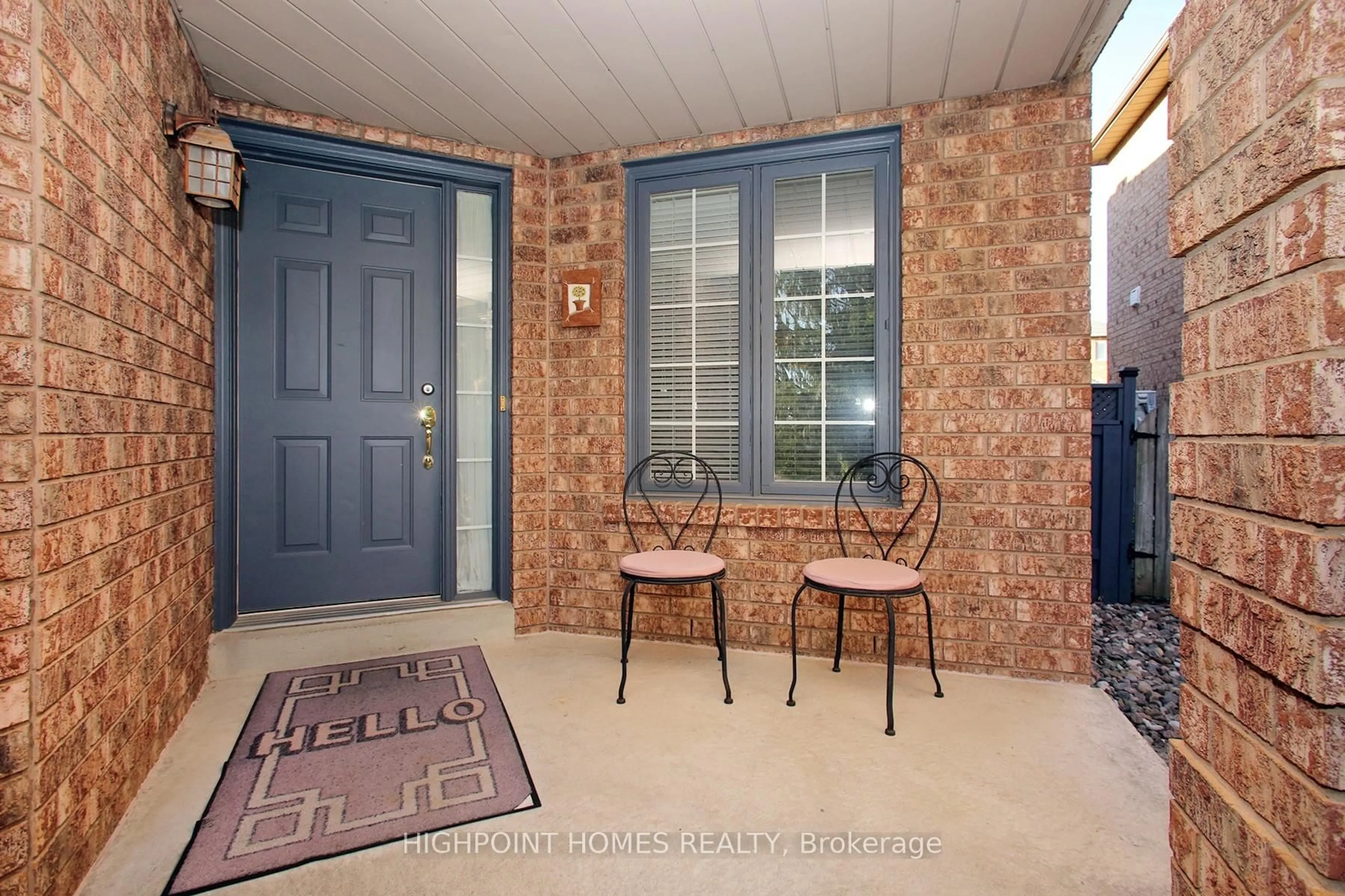 Indoor entryway for 71 Parnell Crescent Cres, Whitby Ontario L1R 2L5