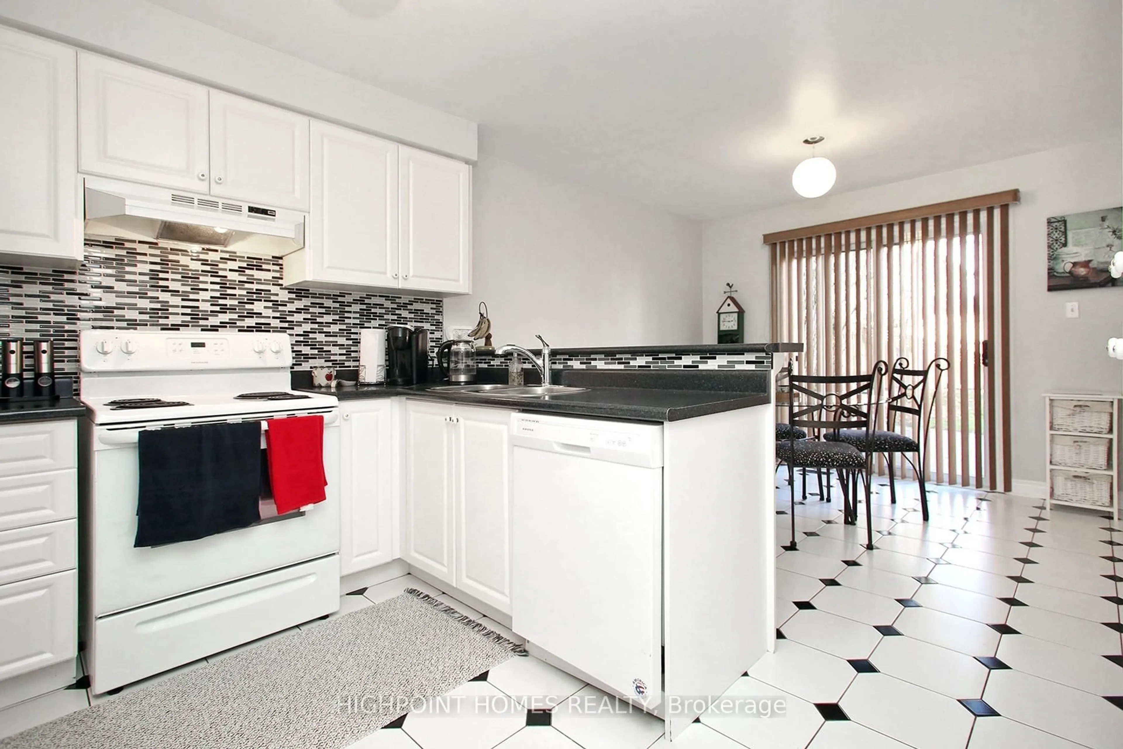 Standard kitchen, ceramic/tile floor for 71 Parnell Crescent Cres, Whitby Ontario L1R 2L5