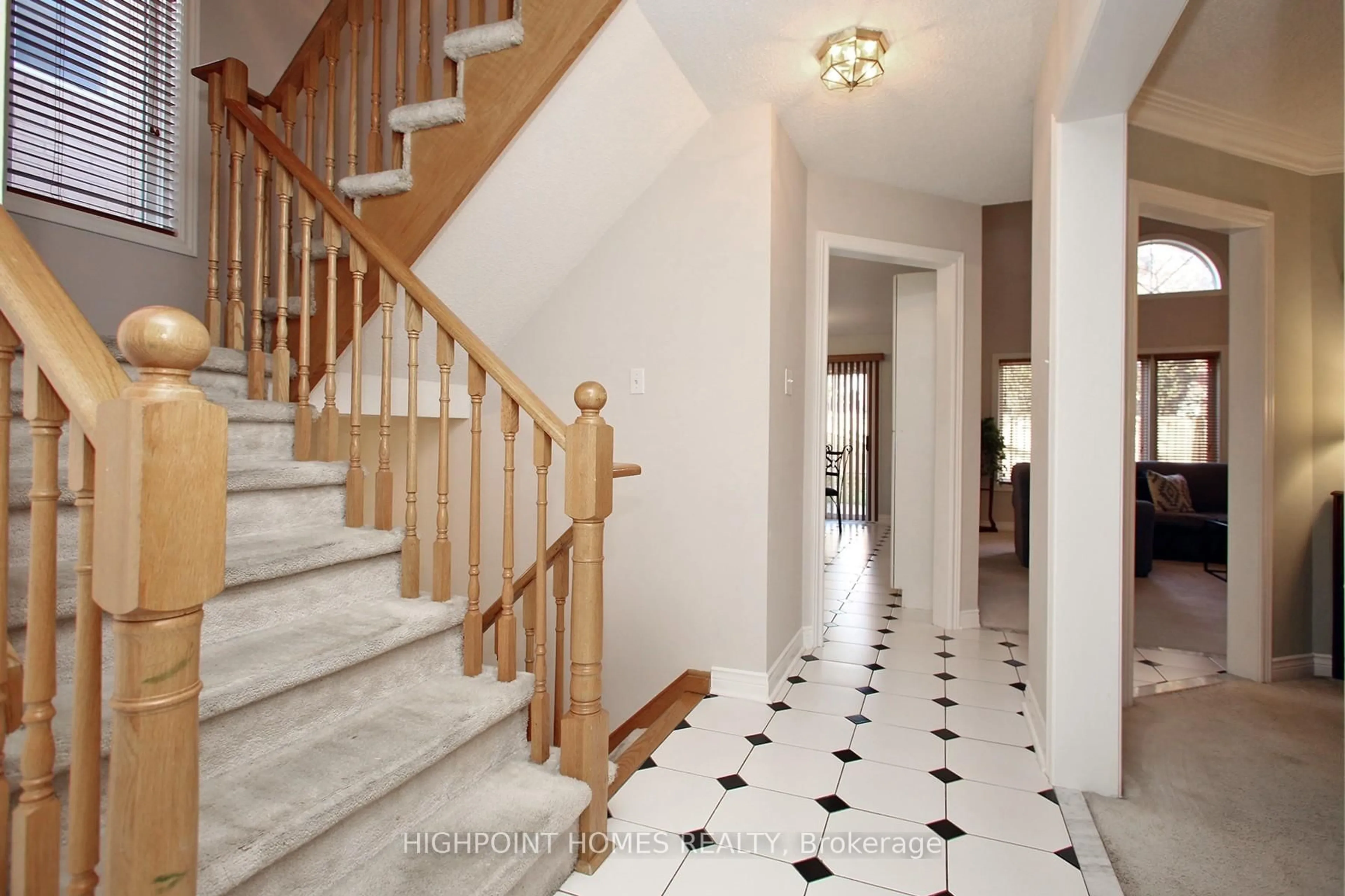 Unknown for 71 Parnell Crescent Cres, Whitby Ontario L1R 2L5