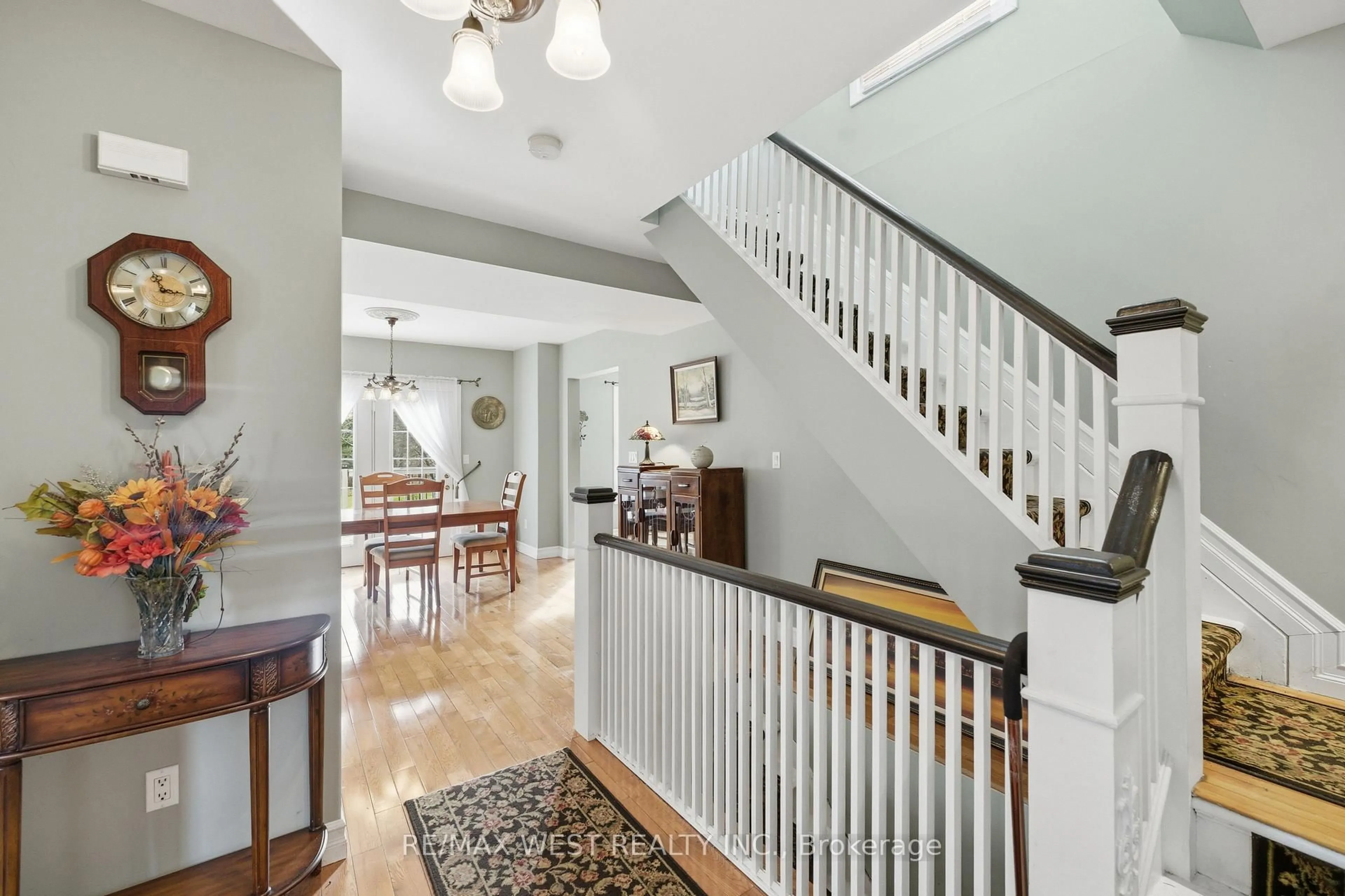 Indoor foyer for 4 Coryell St, Scugog Ontario L0C 1G0